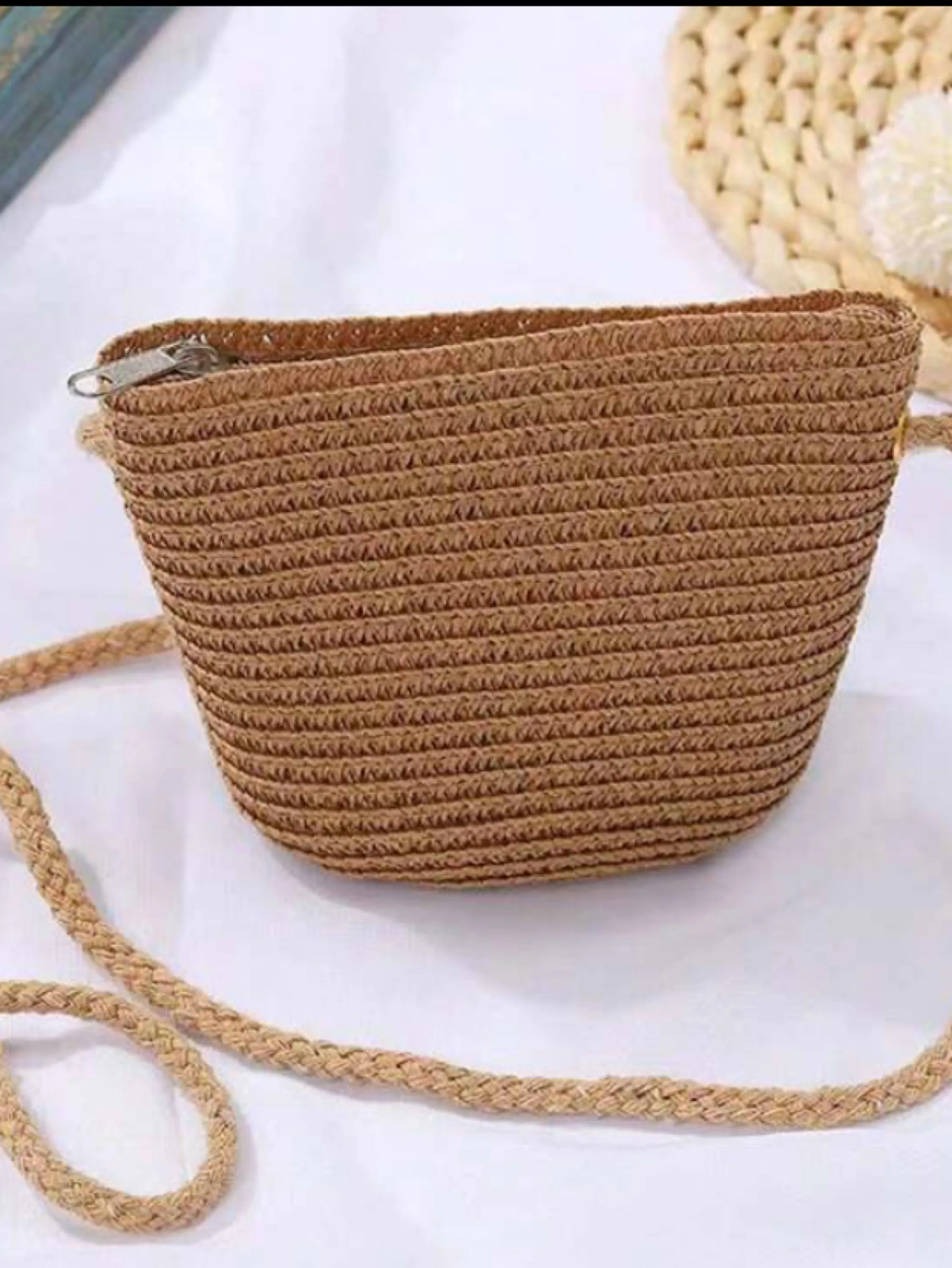 Bolsa palha com alça cordão pequena