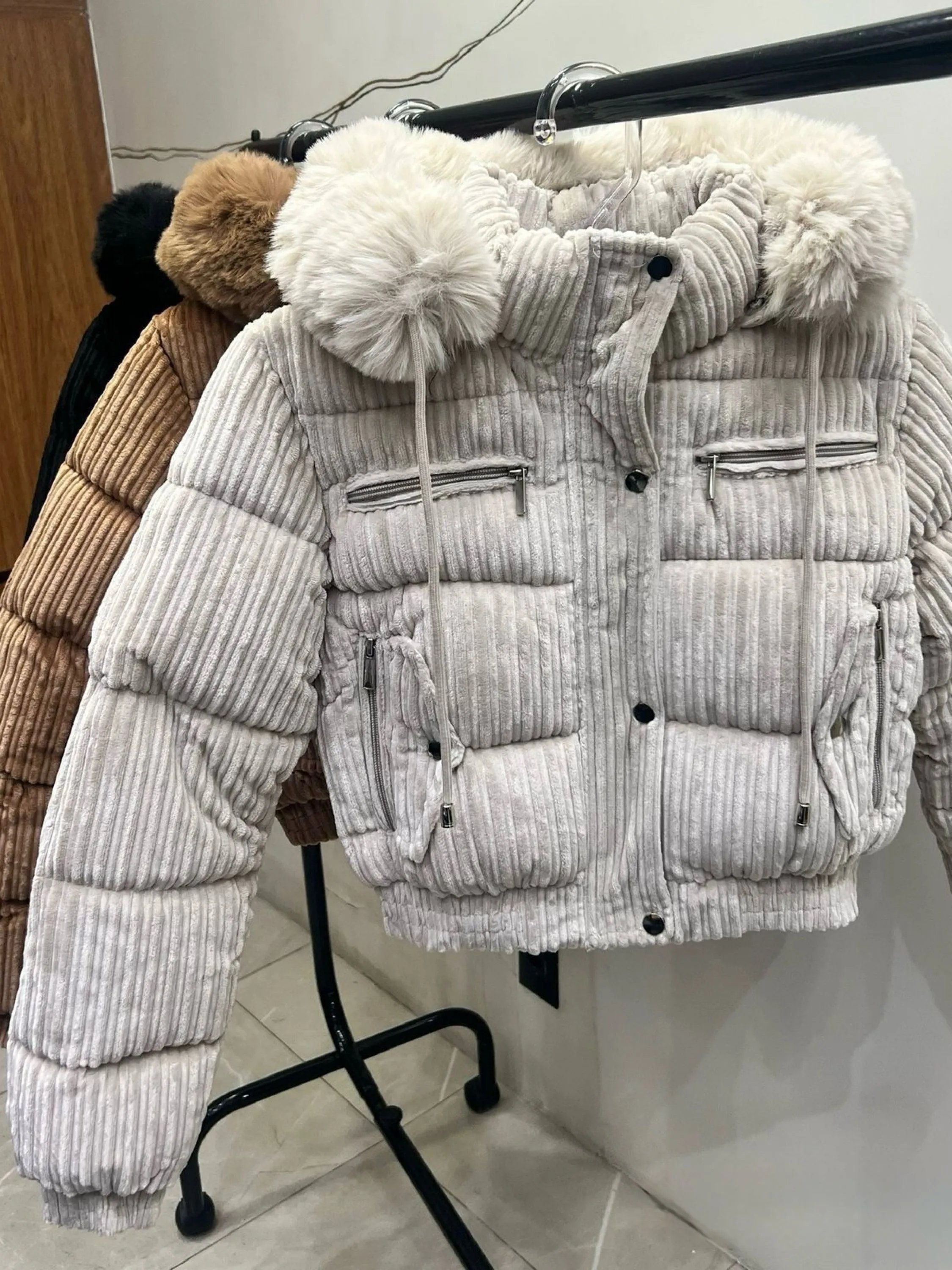 Jaqueta puffer cotelê forrada