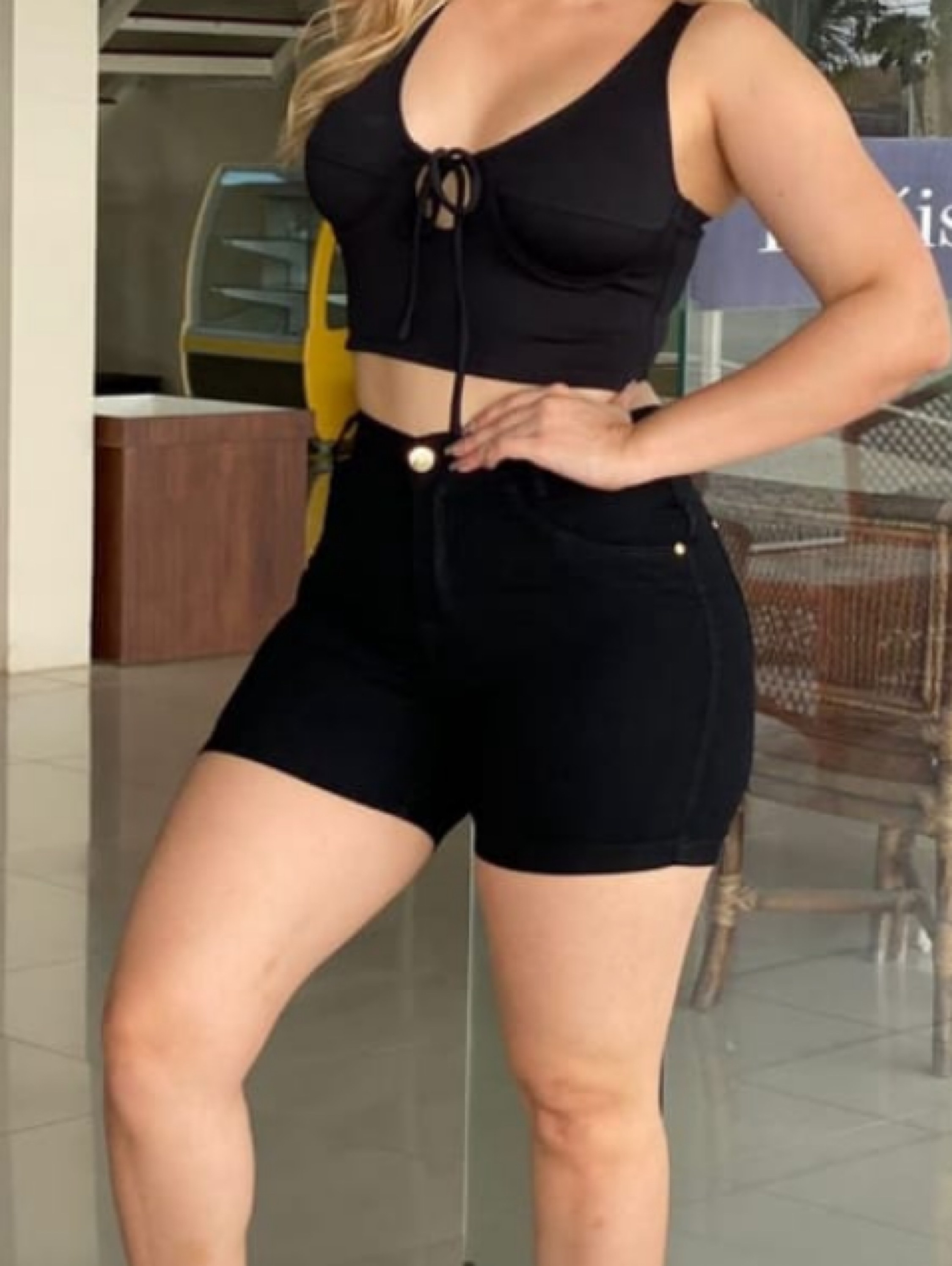 Shorts Meia Coxa