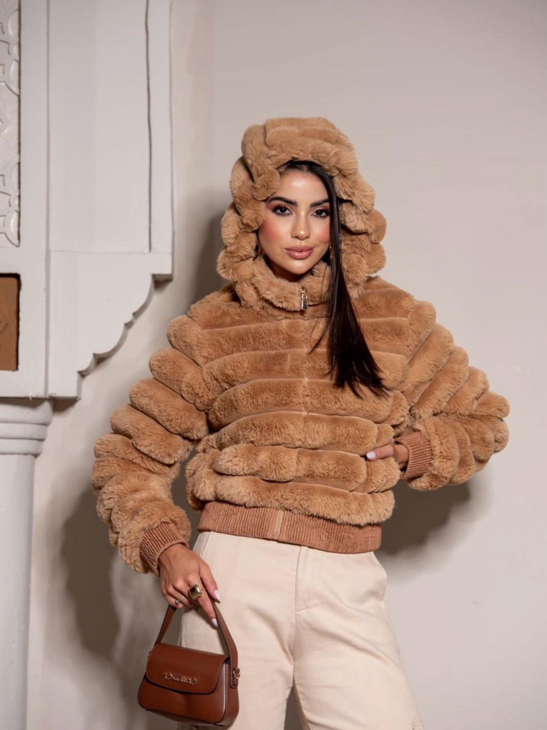 Jaqueta puffer de pelo