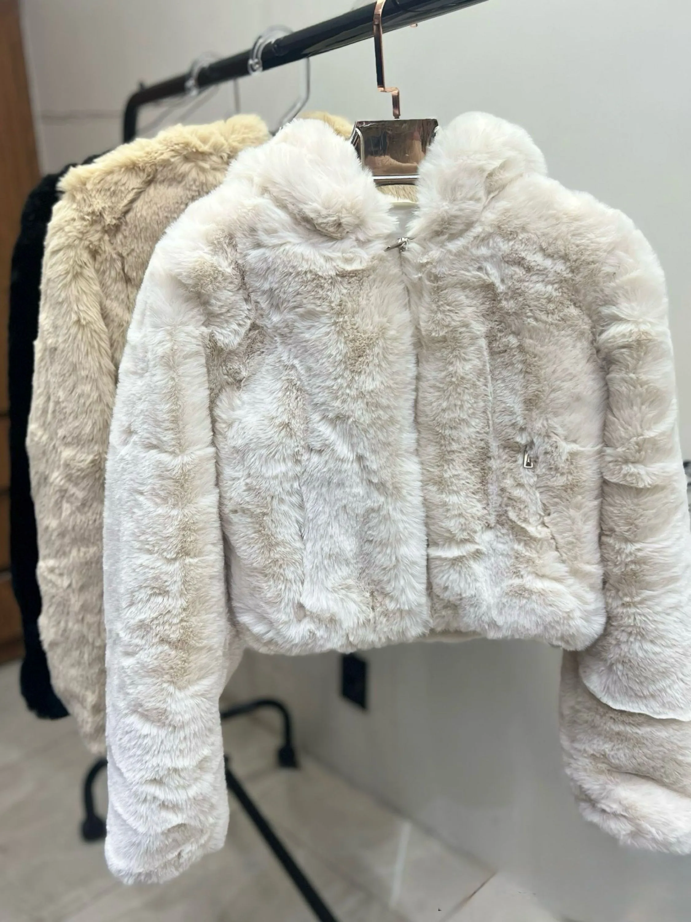 Jaqueta puffer pelúcia banda forrada