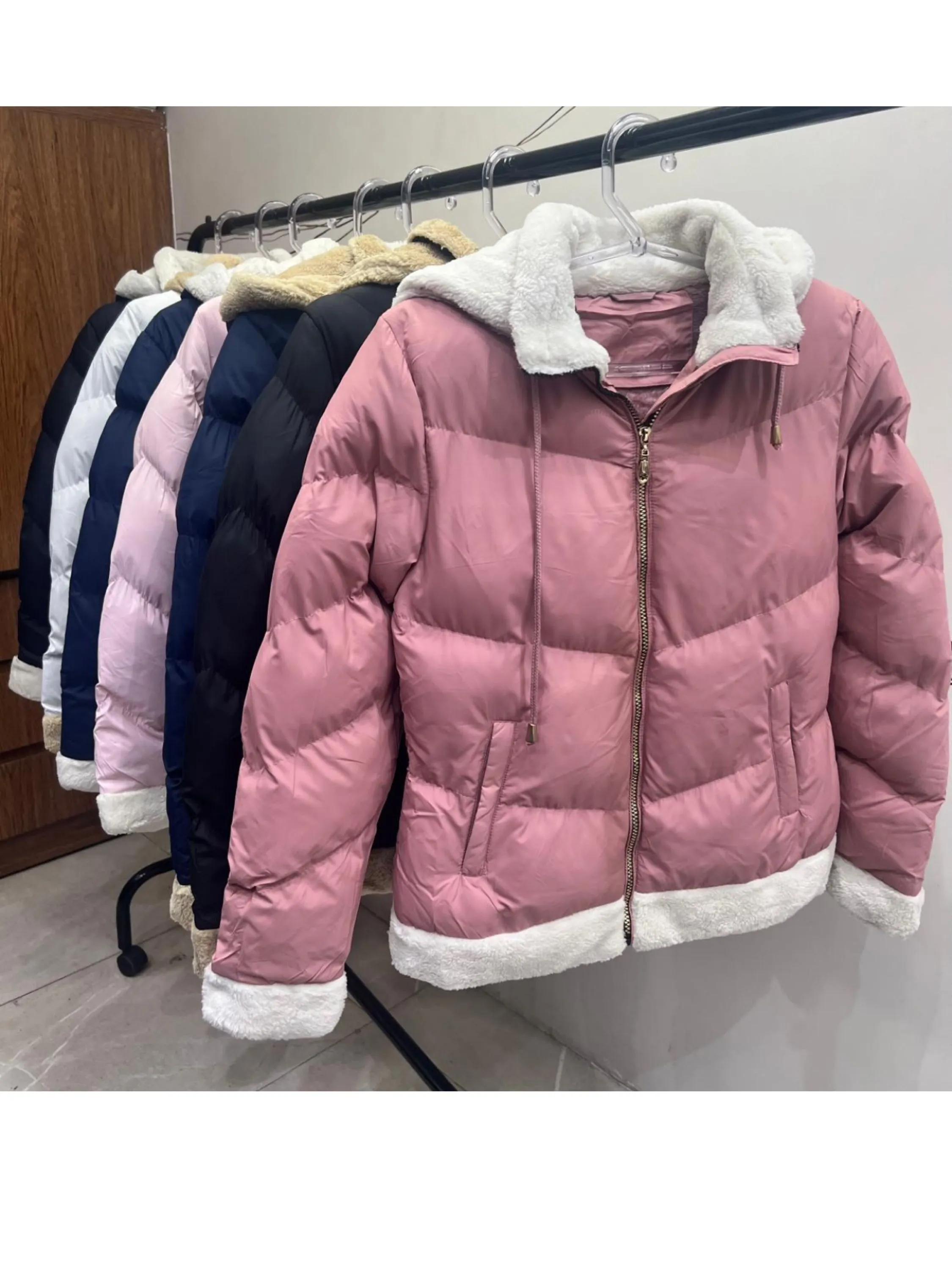 Jaqueta nylon forrada com toca