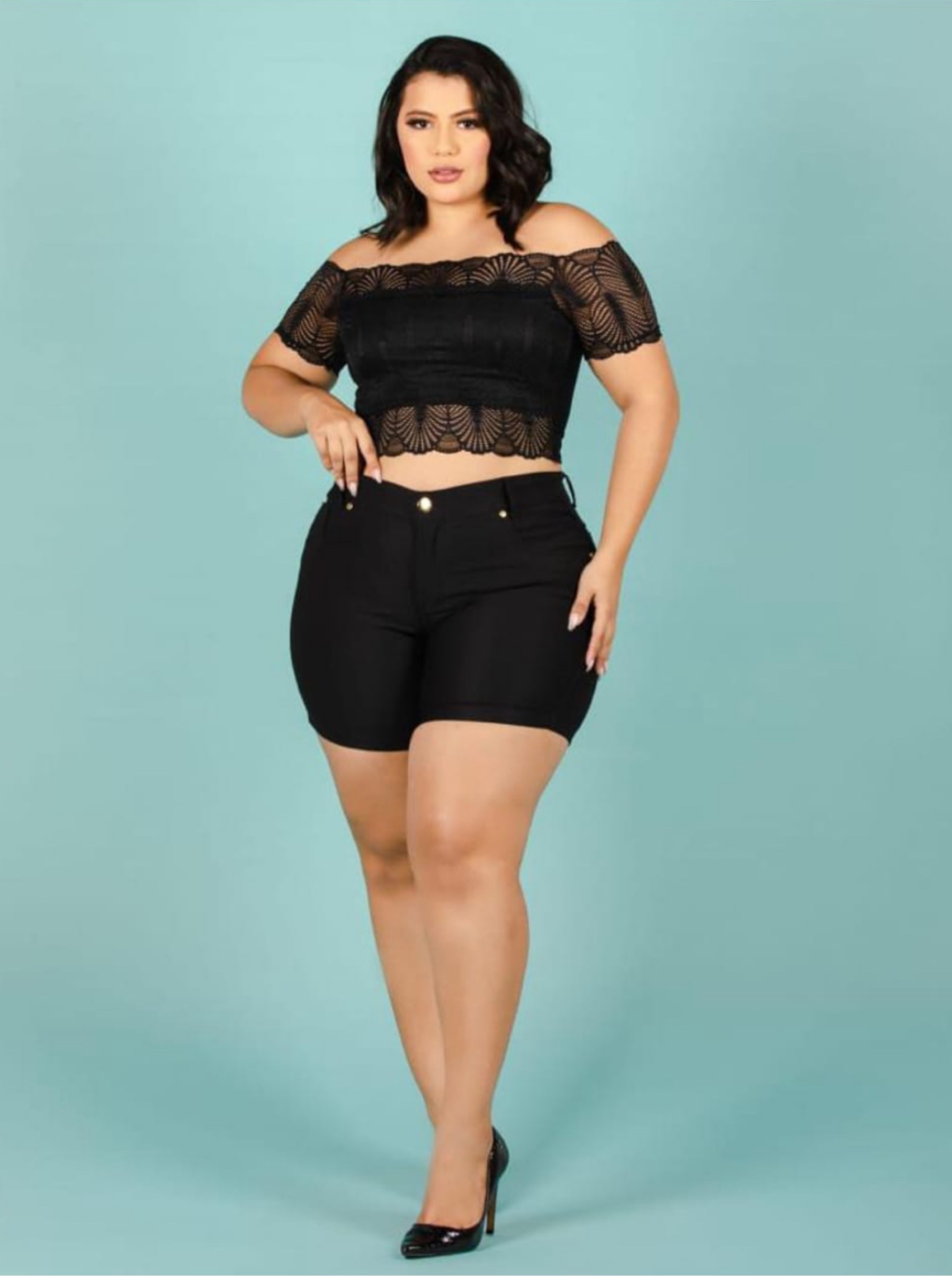 Shorts meia coxa Plus