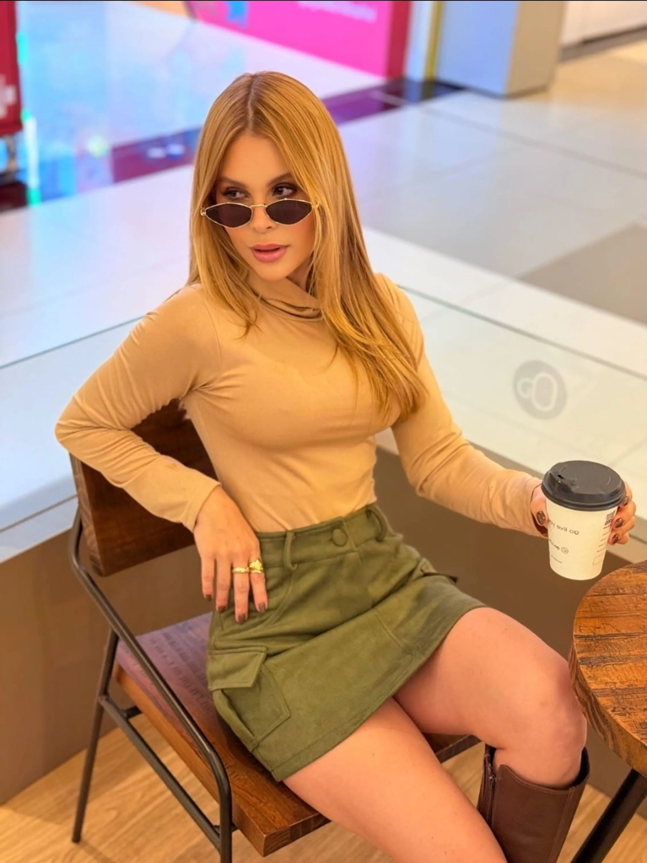 Saia Suede