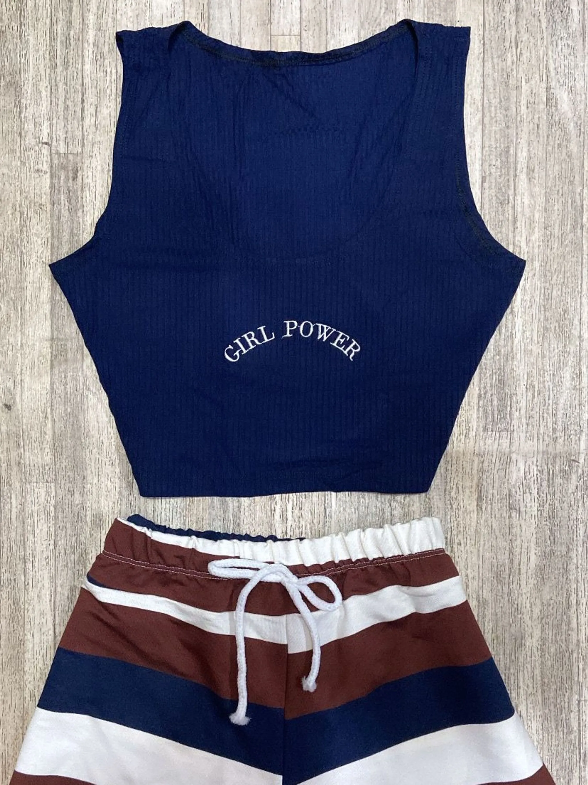 Conjunto shorts+ cropped