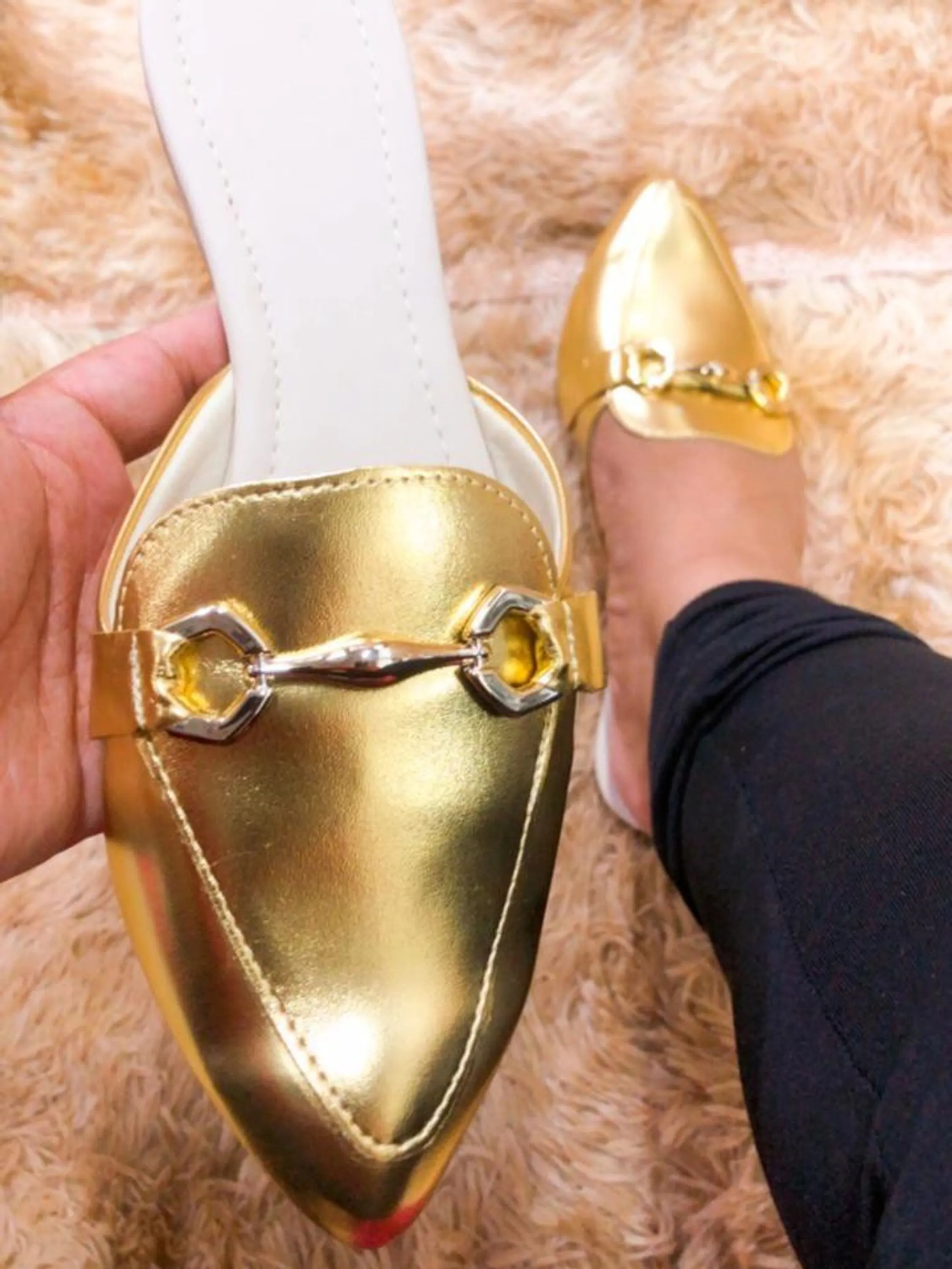 Mule dourado luxuoso