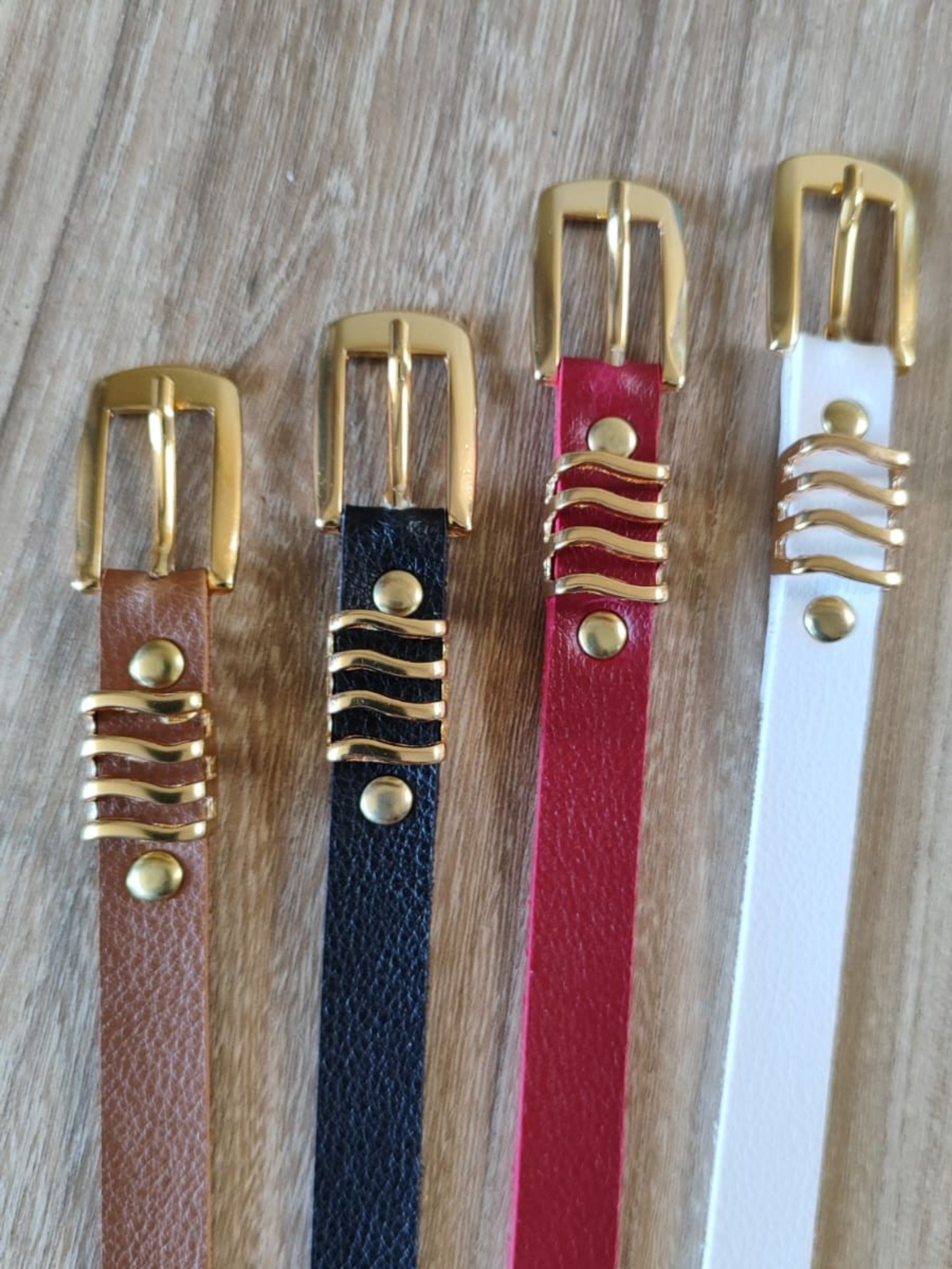 Cinto fino de fivela