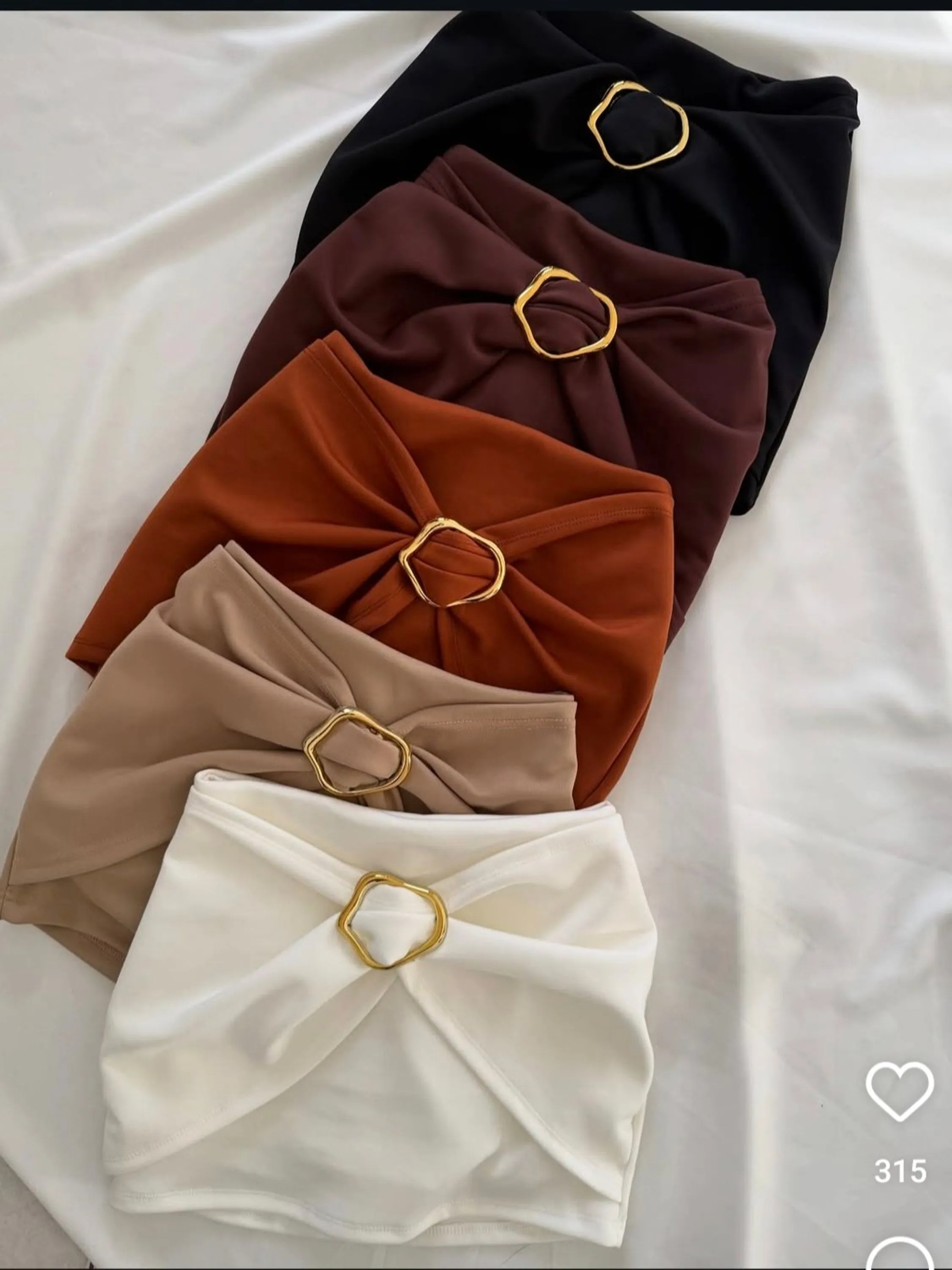 Shorts saia NA MODA