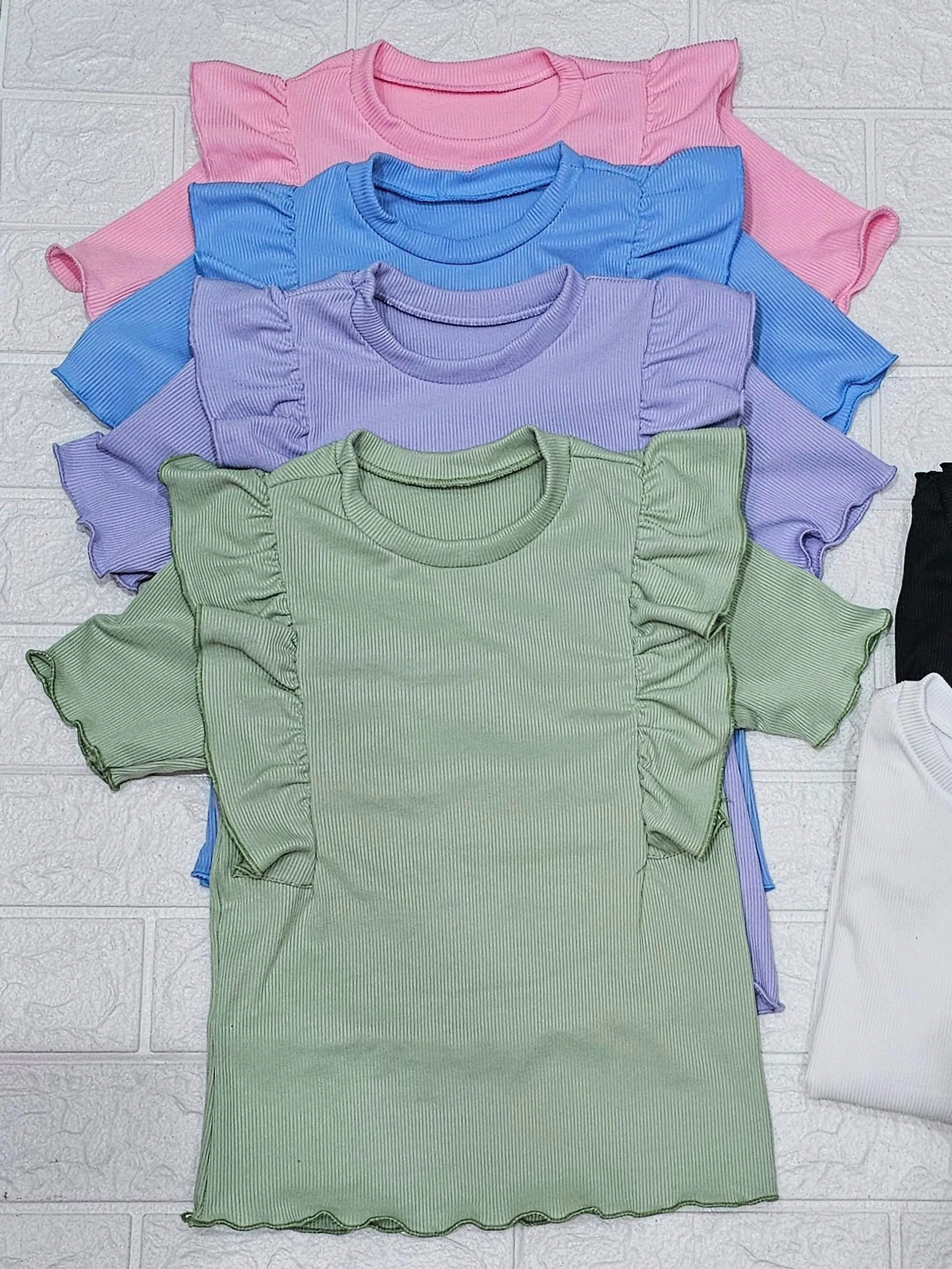 Blusa juvenil menina babado na frente manga curta ribana