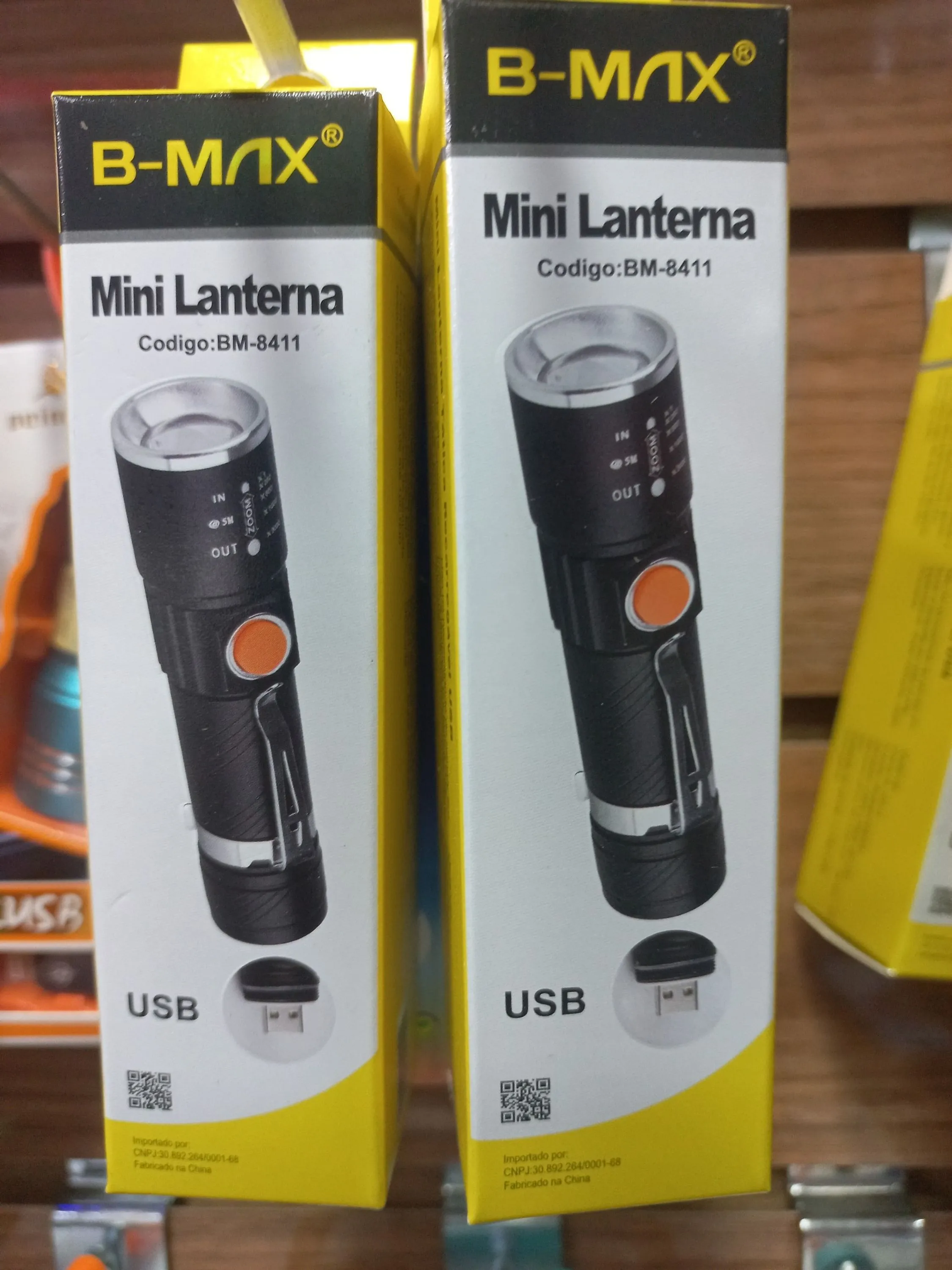 LAnterna USB proba de agua pode molhar muito top