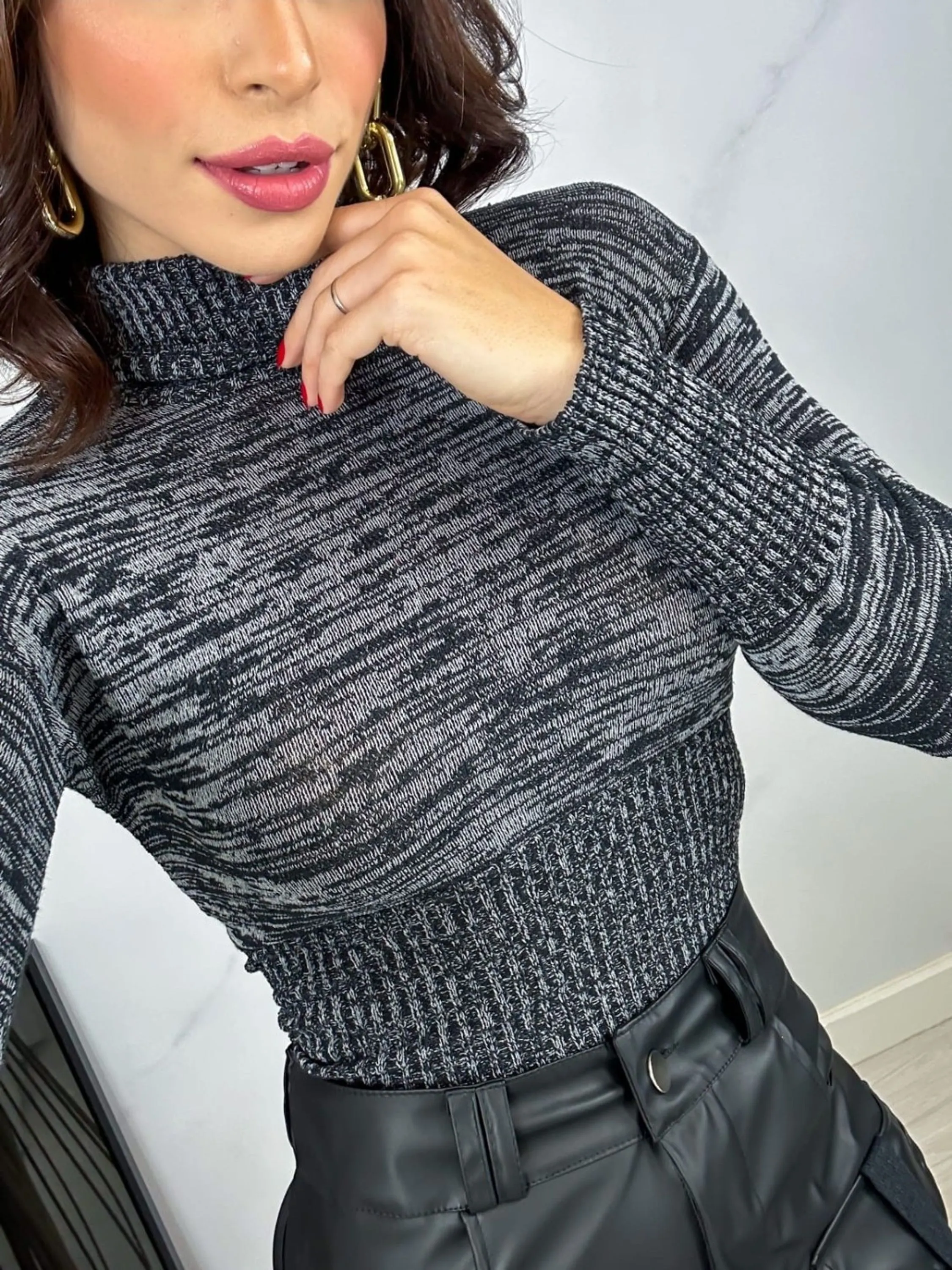 Blusa Cropped Gola Alta Elastano Premium