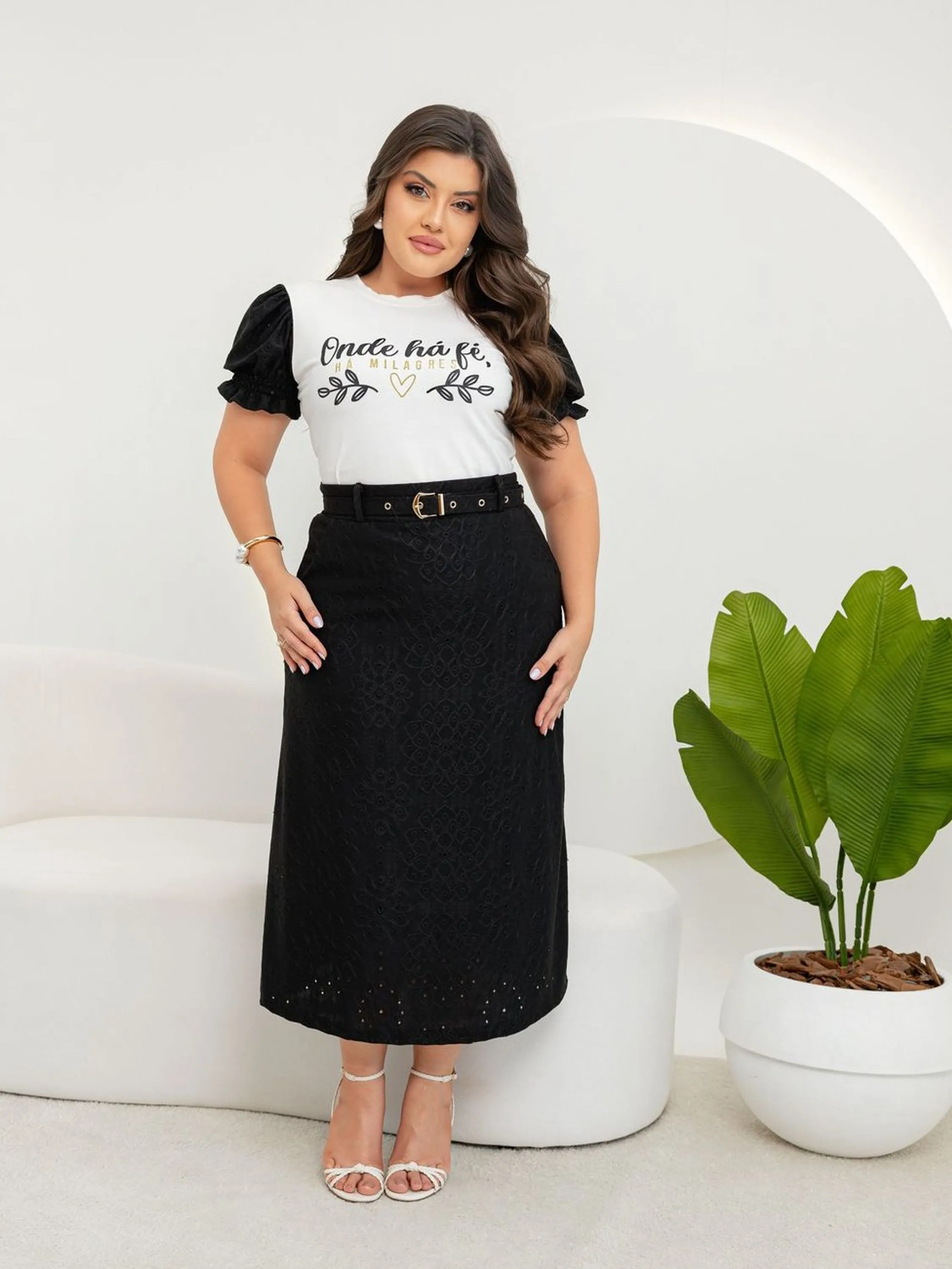 CONJUNTO FEMININO SAIA COM CINTO E BLUSA ESTAMPADA