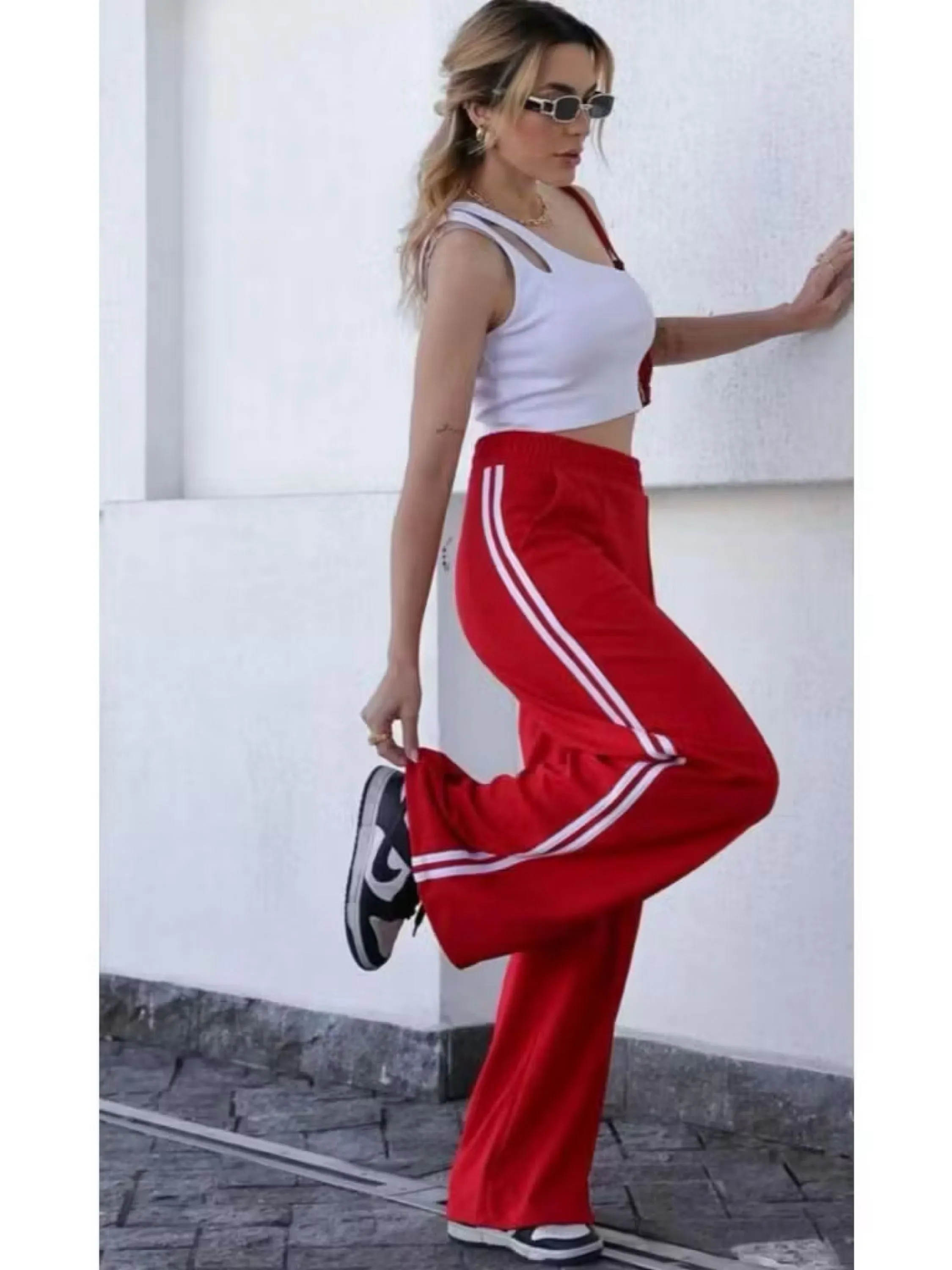 Calça listra lateral com bolsos tranck pants tendência