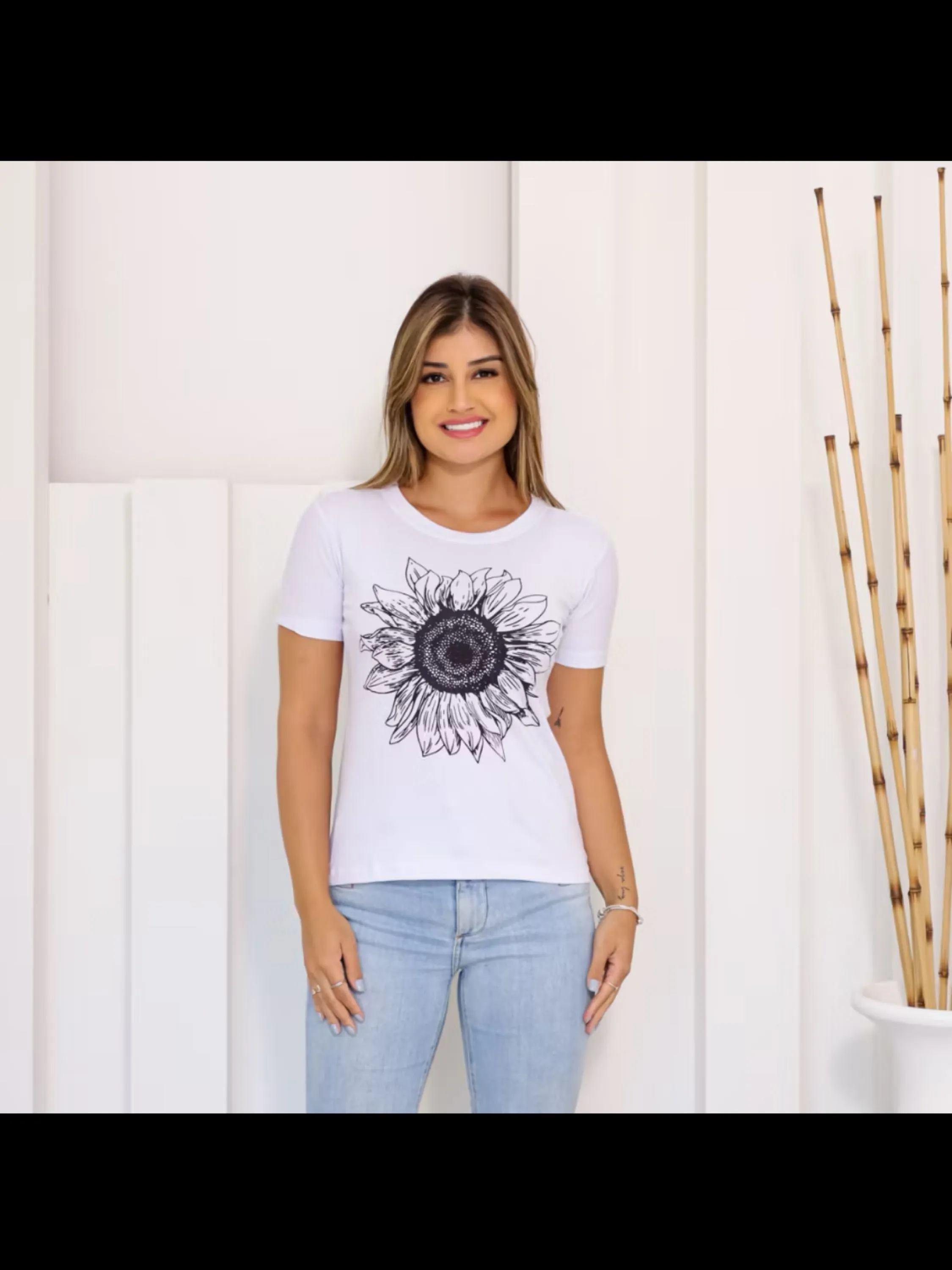 Blusa Tshirt Feminina Manga Curta Viscolaycra Estampa Girassol