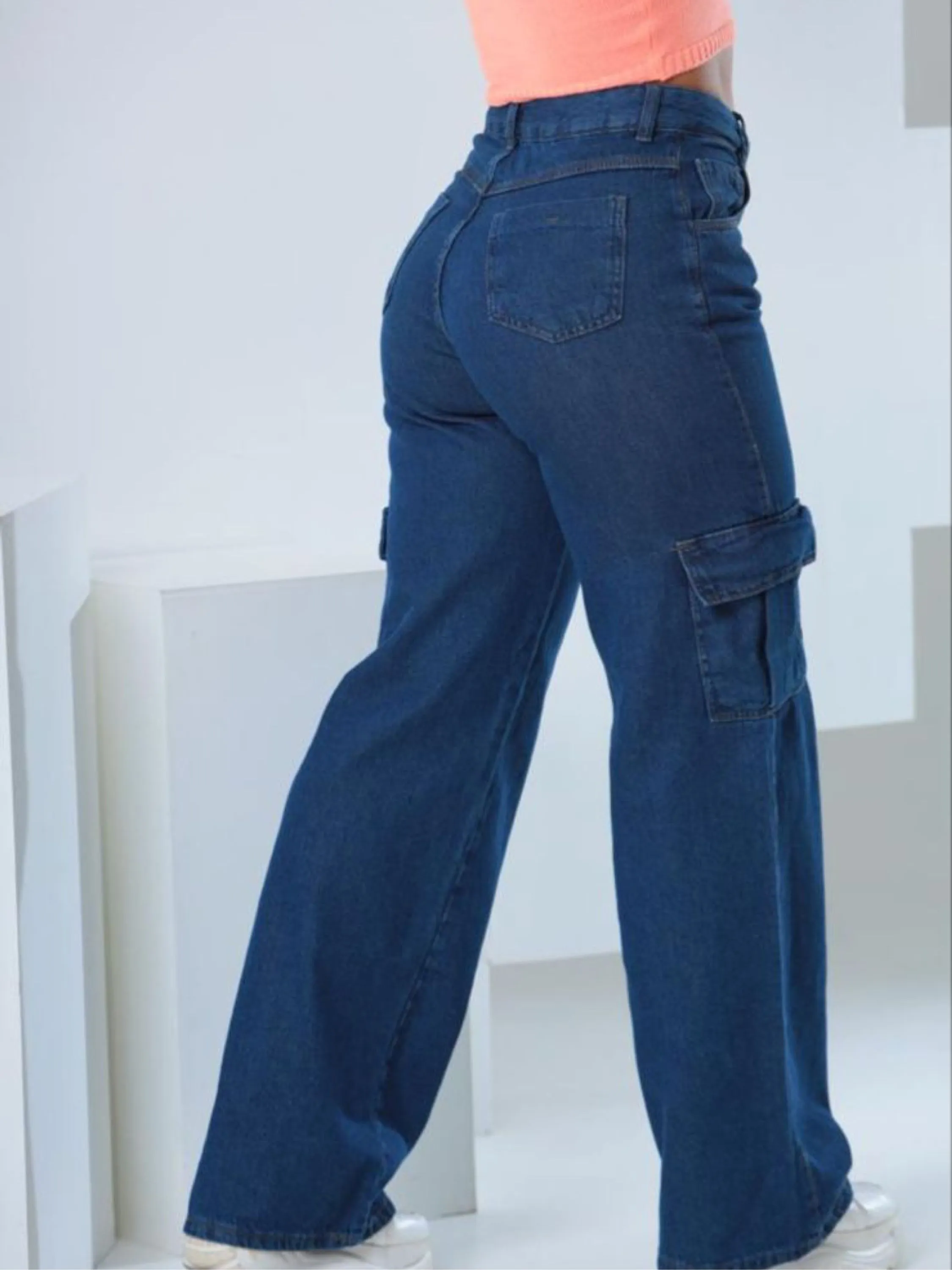 Calça jeans feminina Cargo