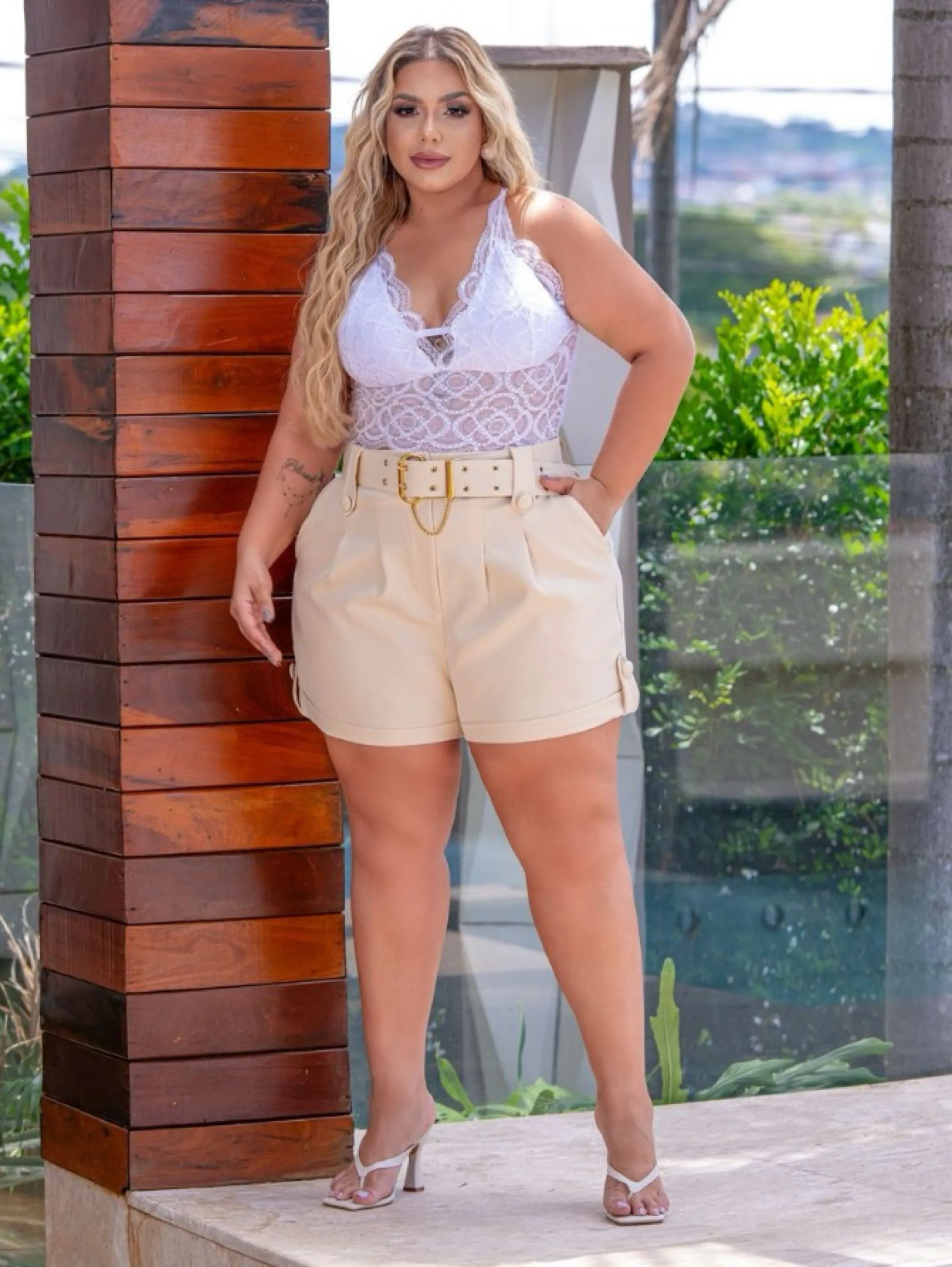 Shorts cinto Ester Plus Size