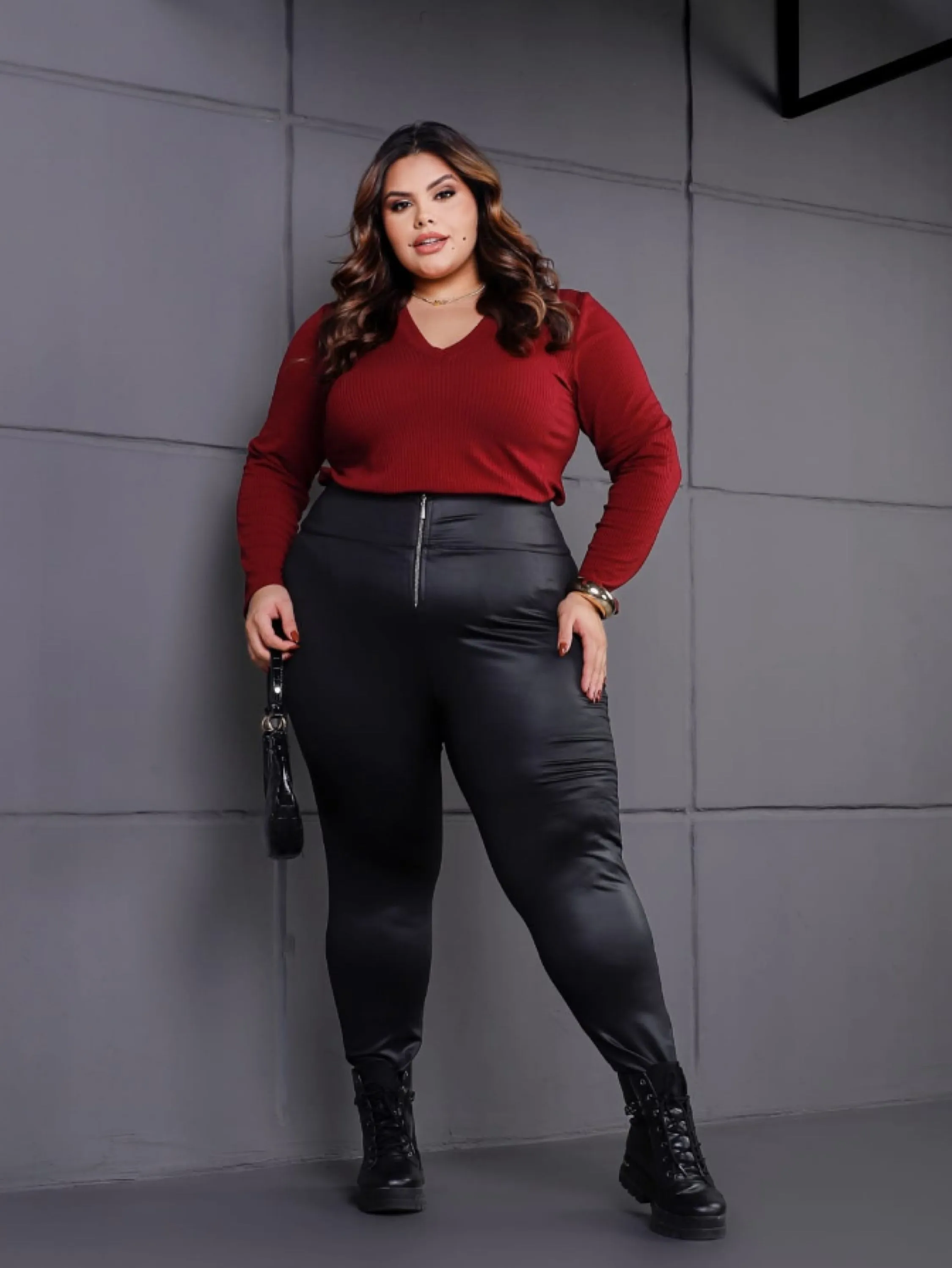 Calça zíper cirrê Plus Size
