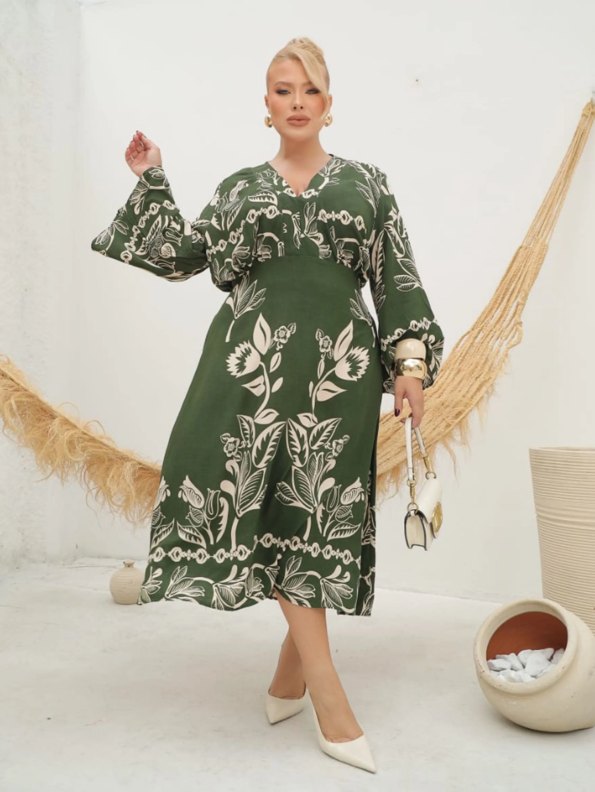 Vestido mídi manga longa Plus Size