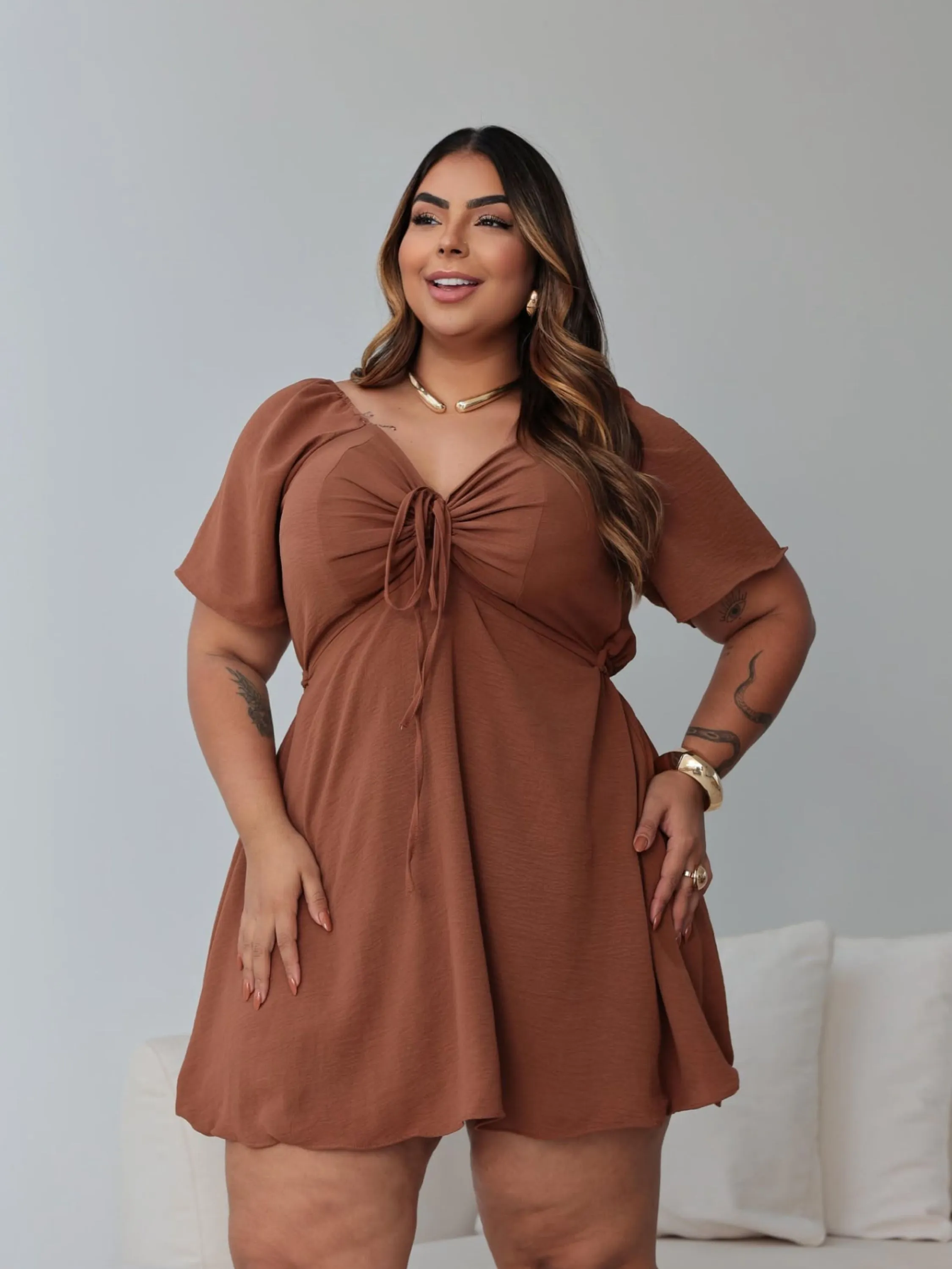Macaquinho franzido Tina Plus Size
