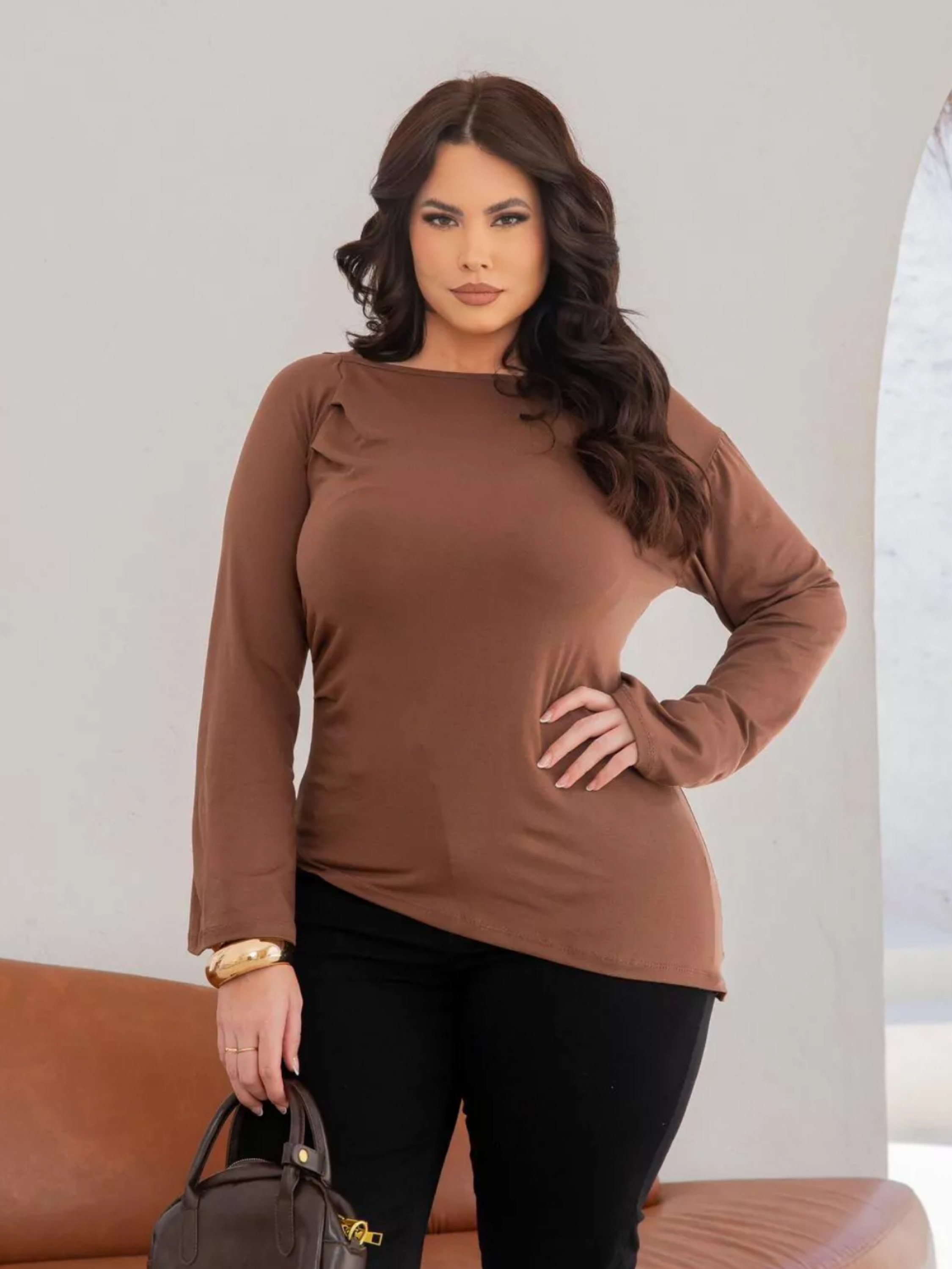 Blusa assimétrica manga longa Plus Size
