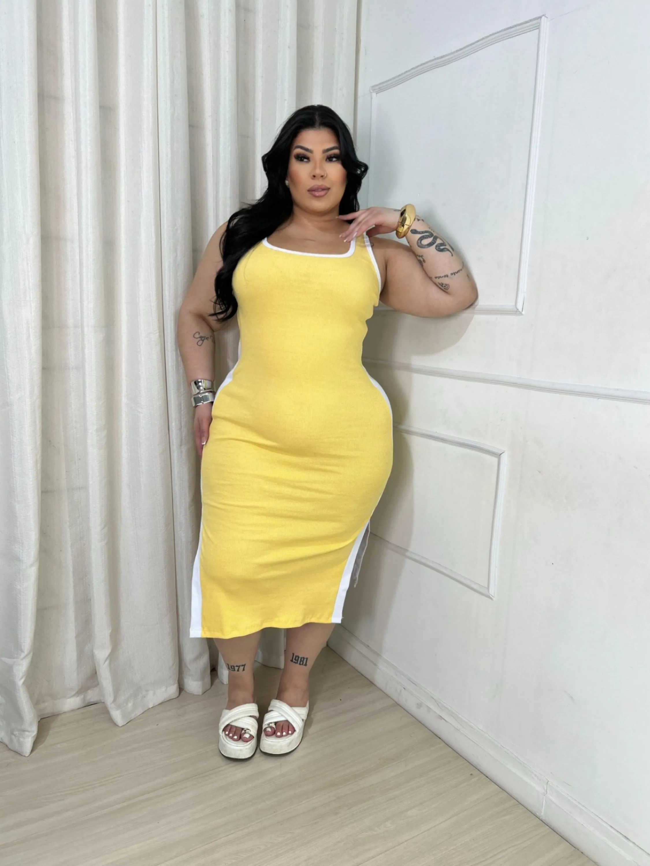 Vestido mídi bicolor Plus Size