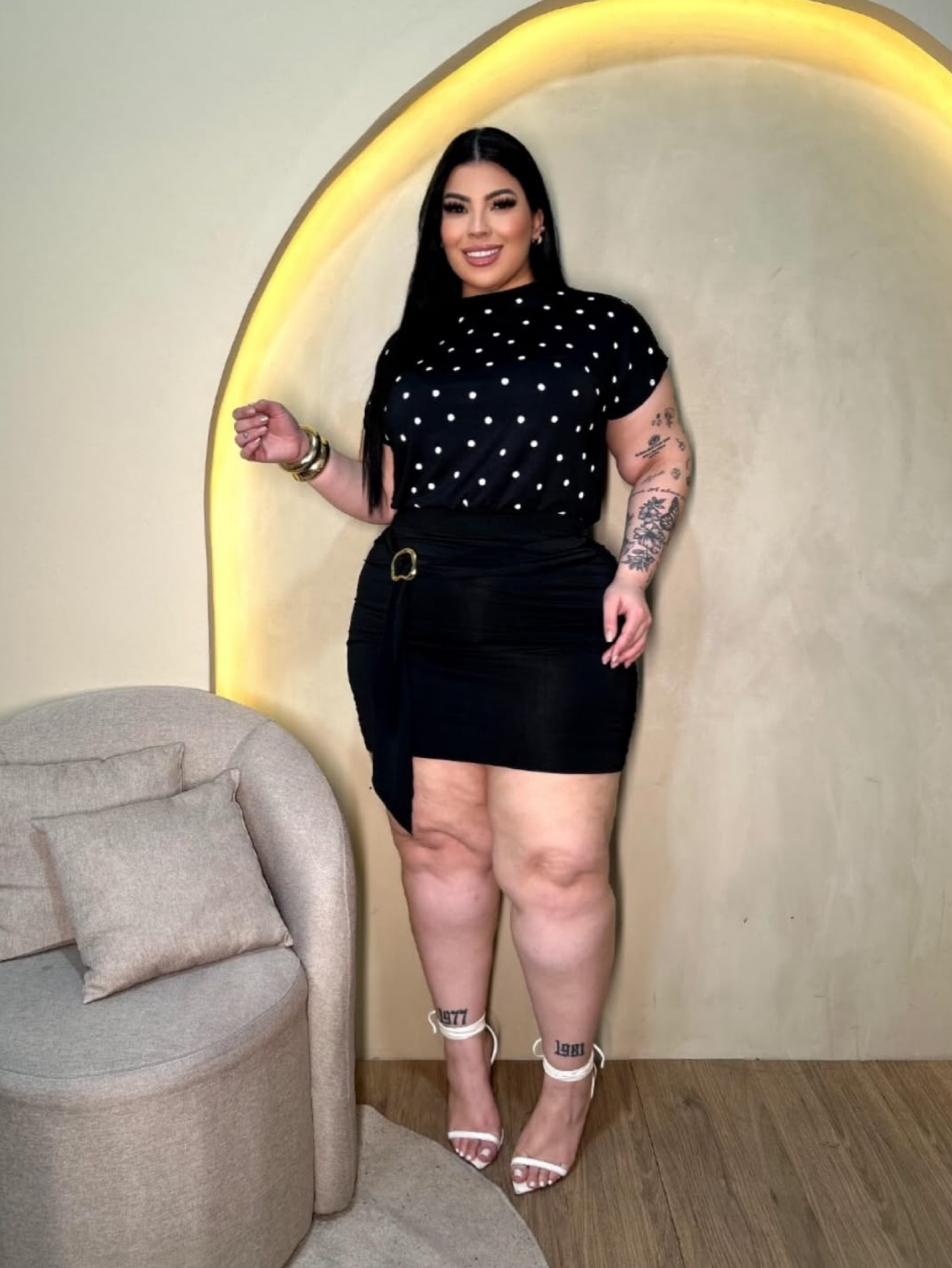 Vestido fivela Poá Plus Size
