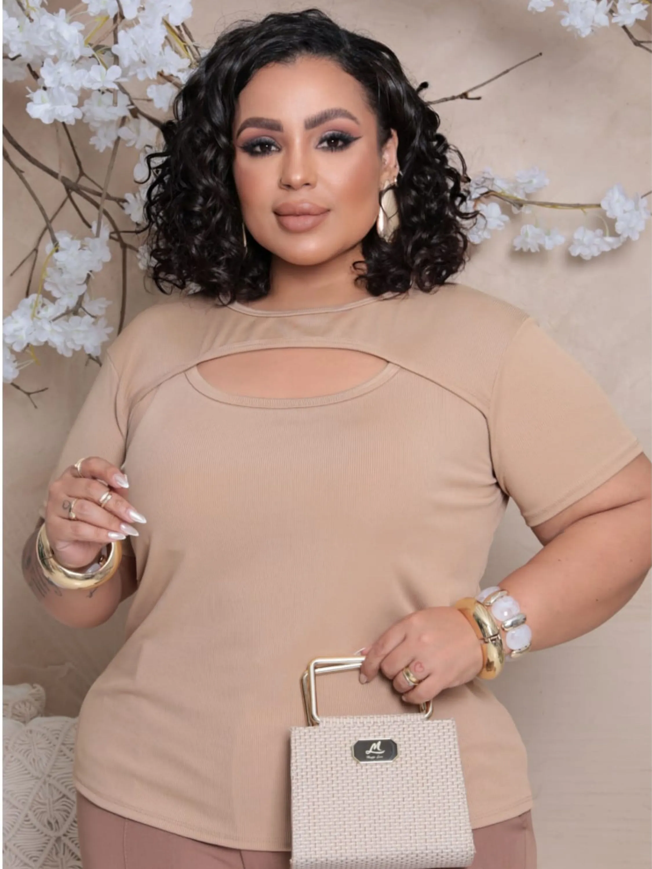 Blusa decote manguinha Plus Size