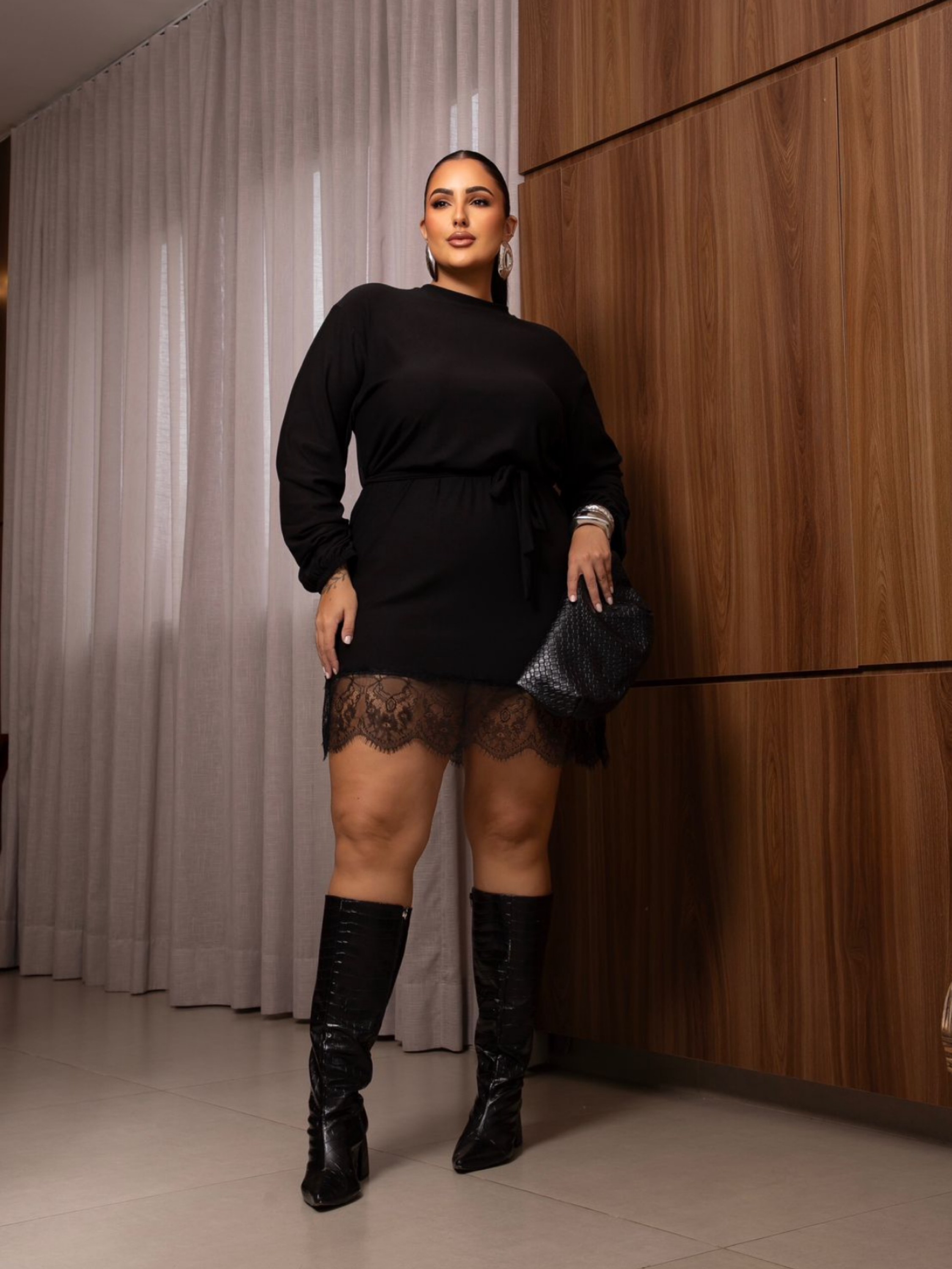 Vestido manga longa renda Plus Size