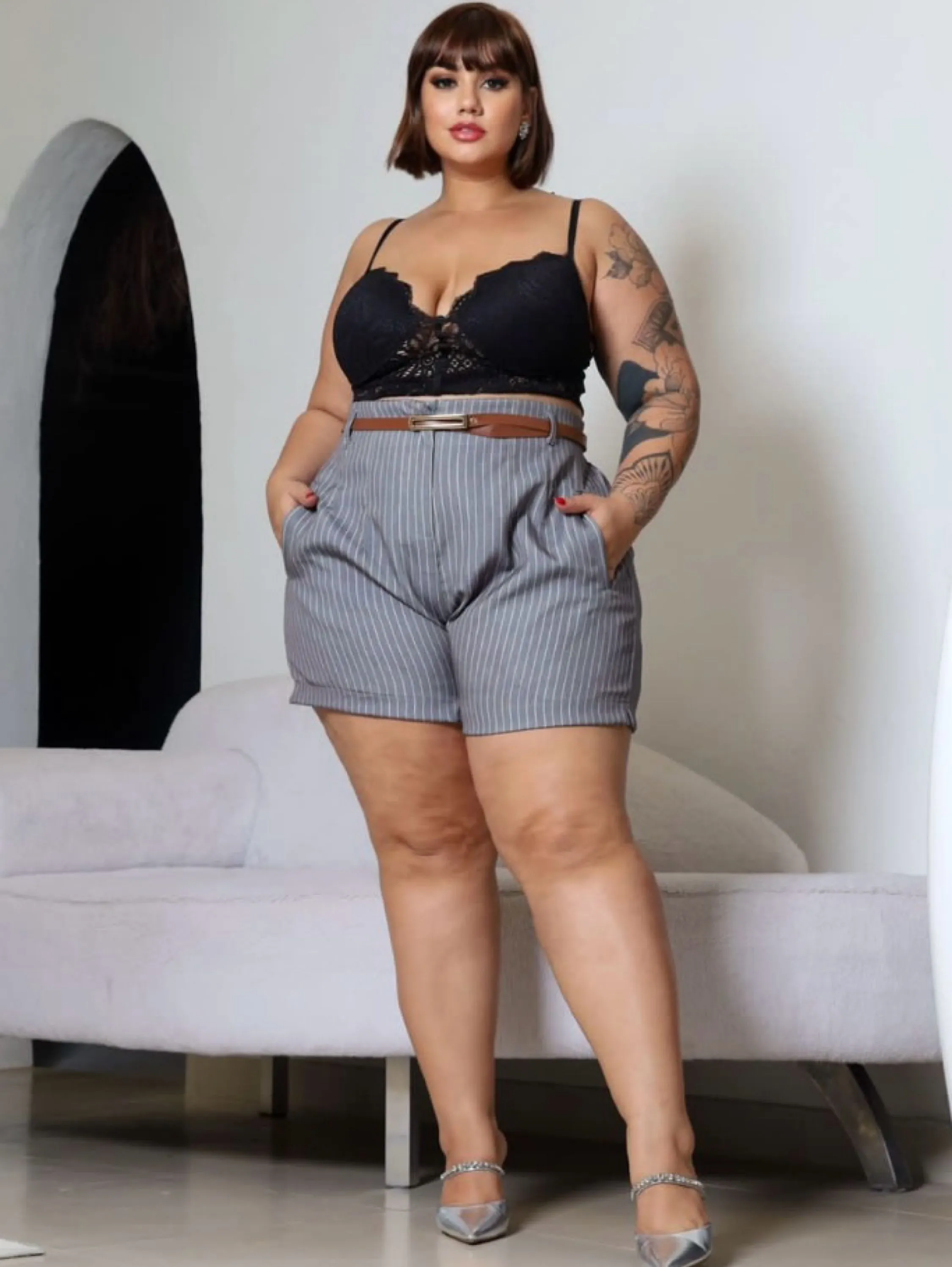 Shorts risca de giz Plus Size