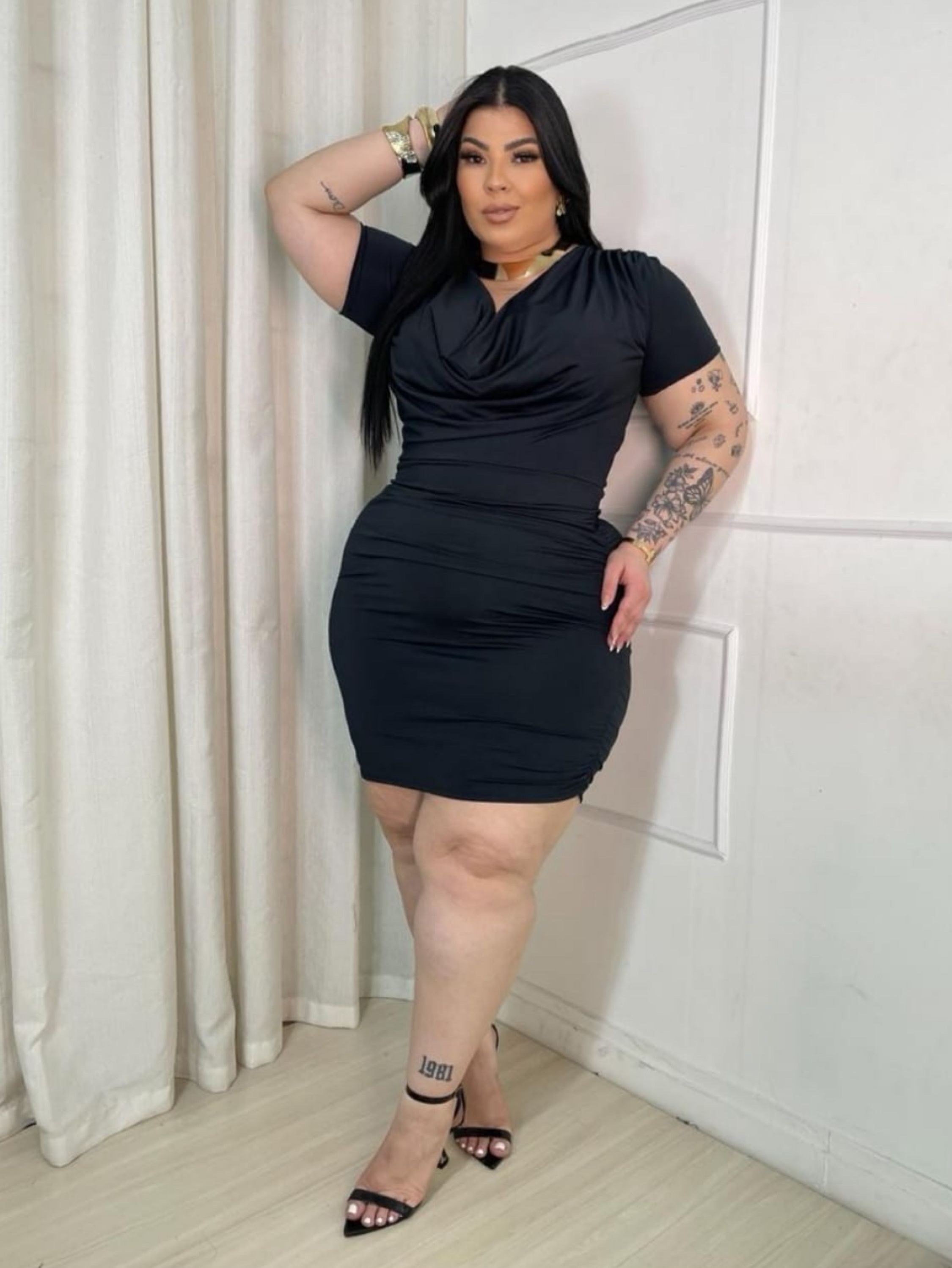 Vestido decote manguinha Plus Size