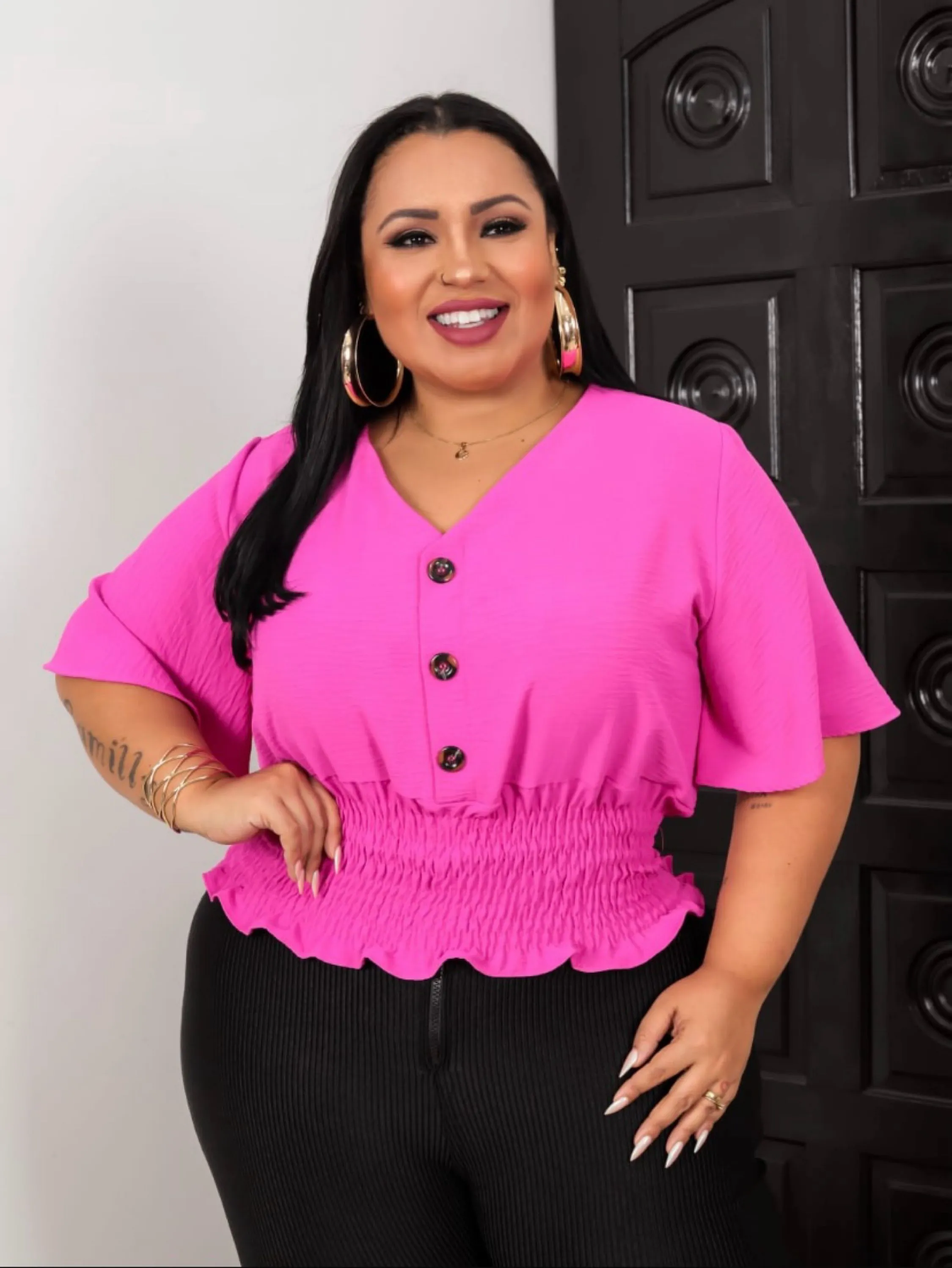 Blusa botão flare Plus Size