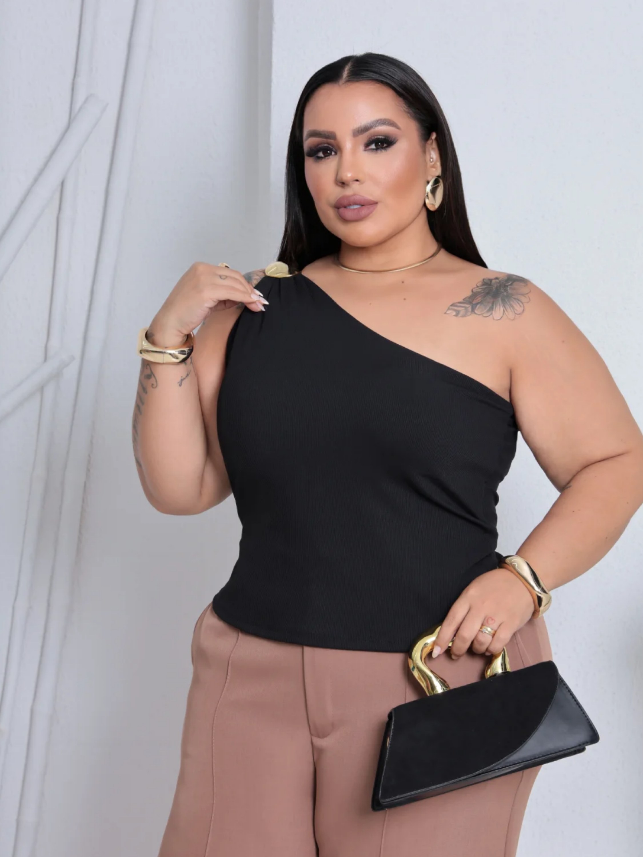 Blusa nula manga Lola Plus Size