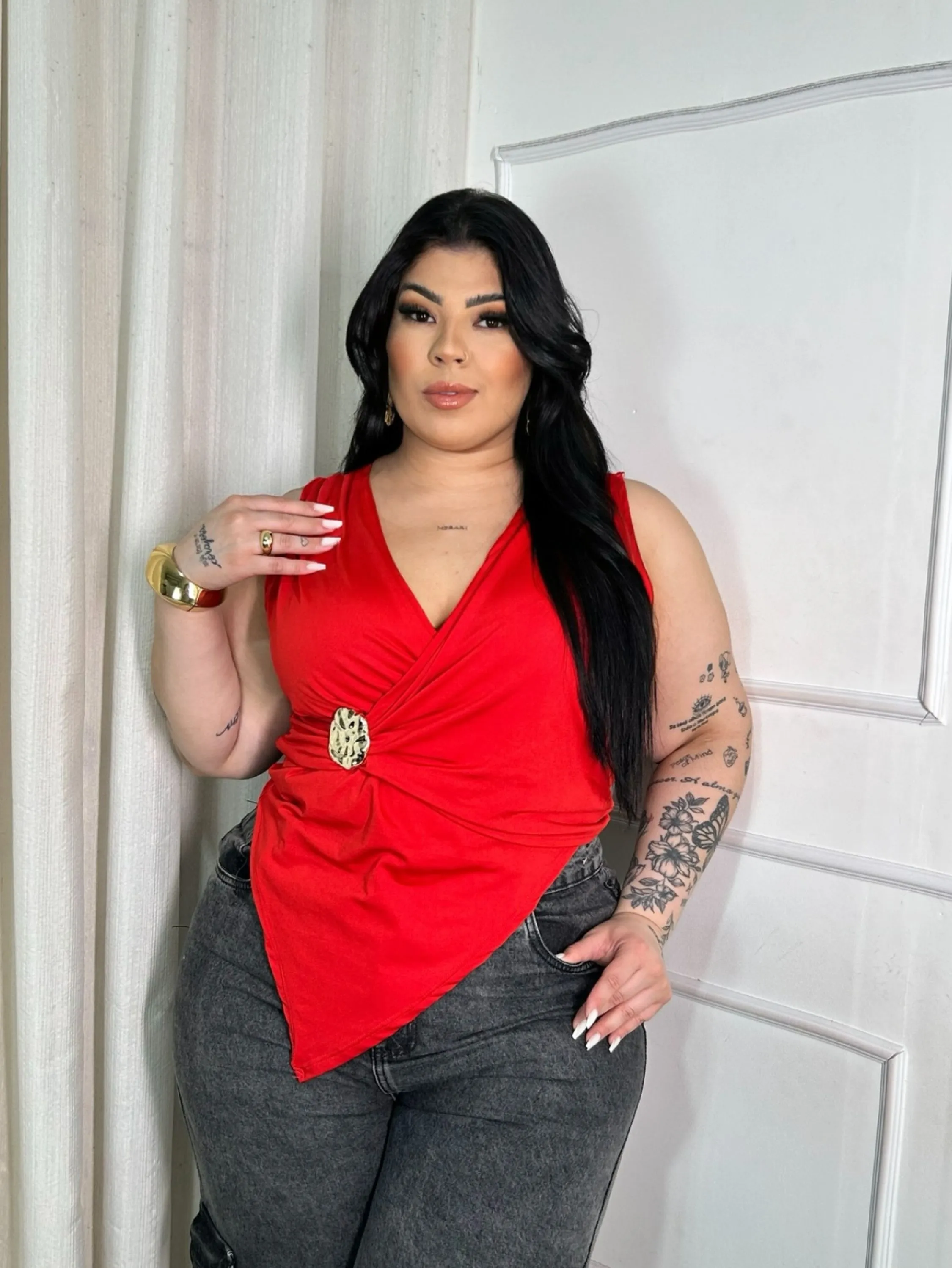 Blusa assimétrica Monica Plus Size