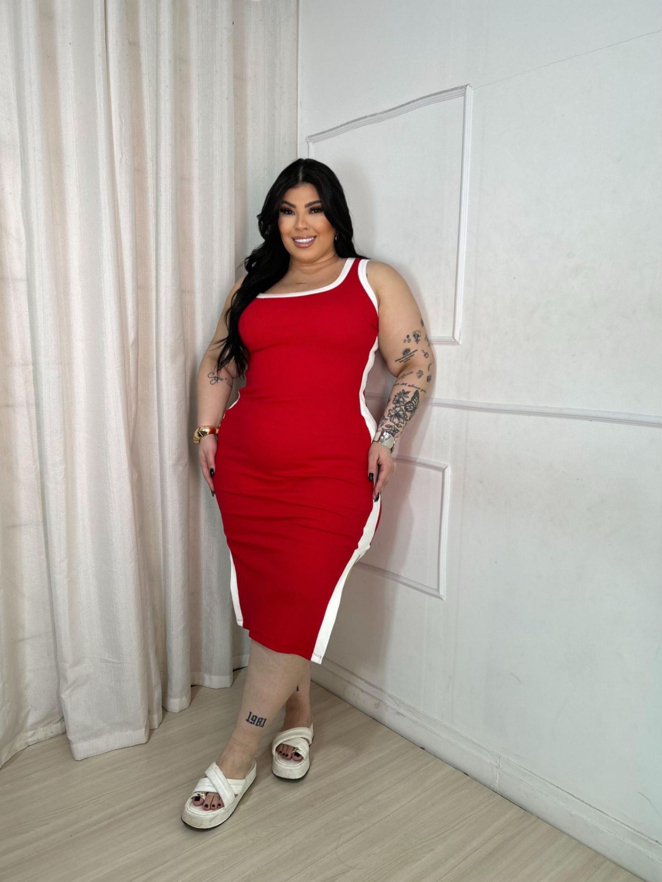Vestido mídi bicolor Plus Size
