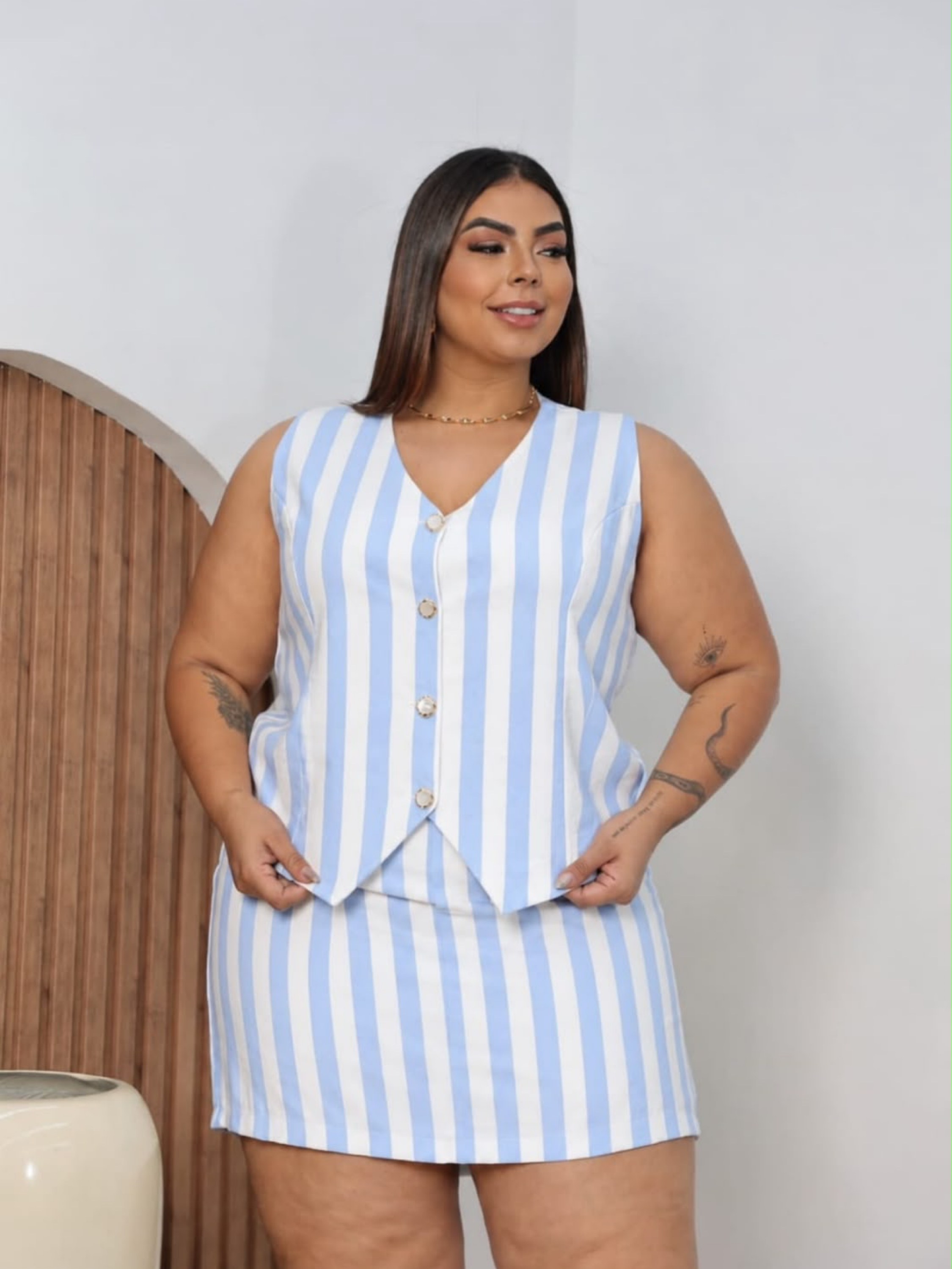 Conjunto shorts saia colete Plus Size