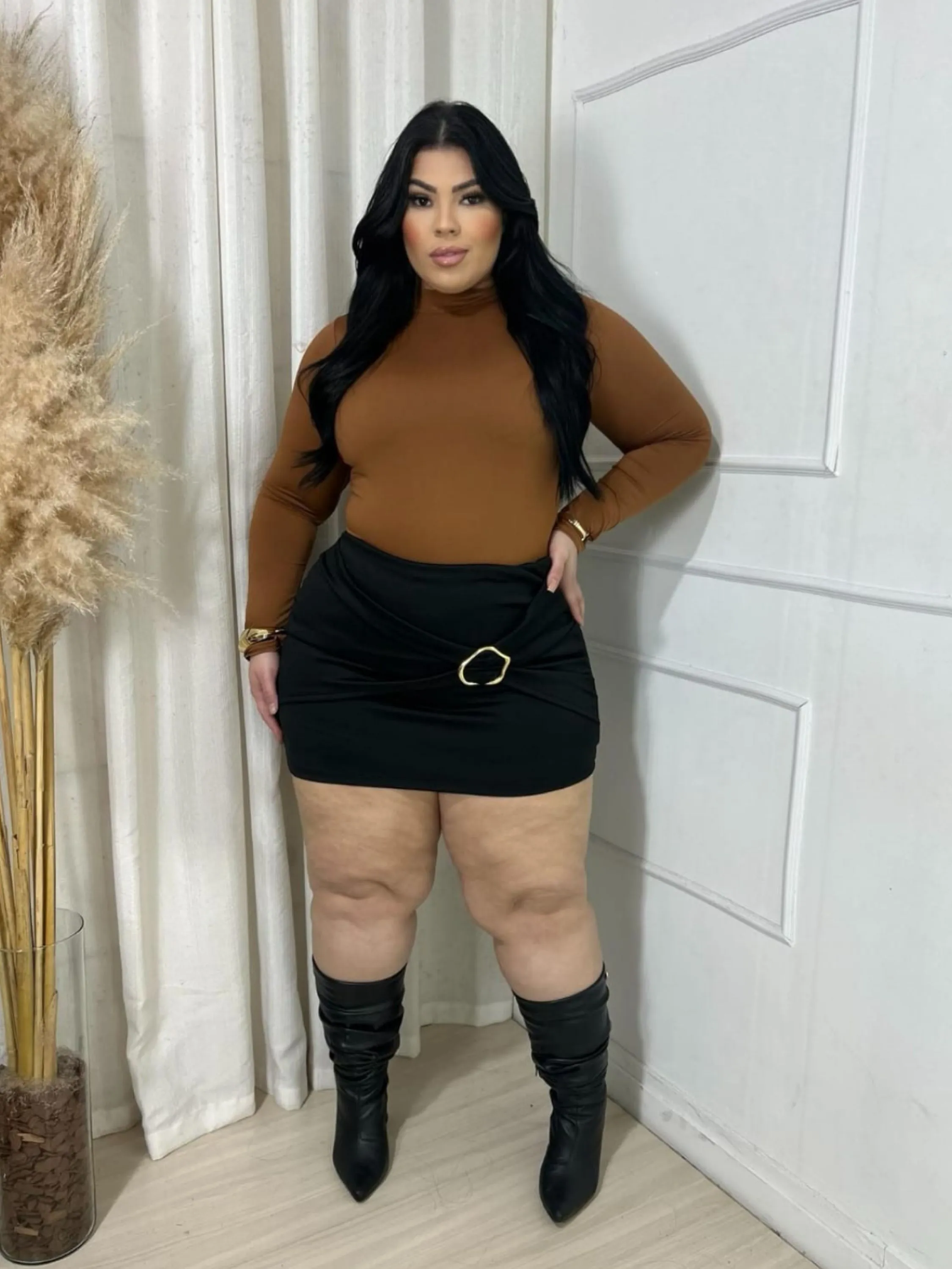 Shorts saia fivela Plus Size