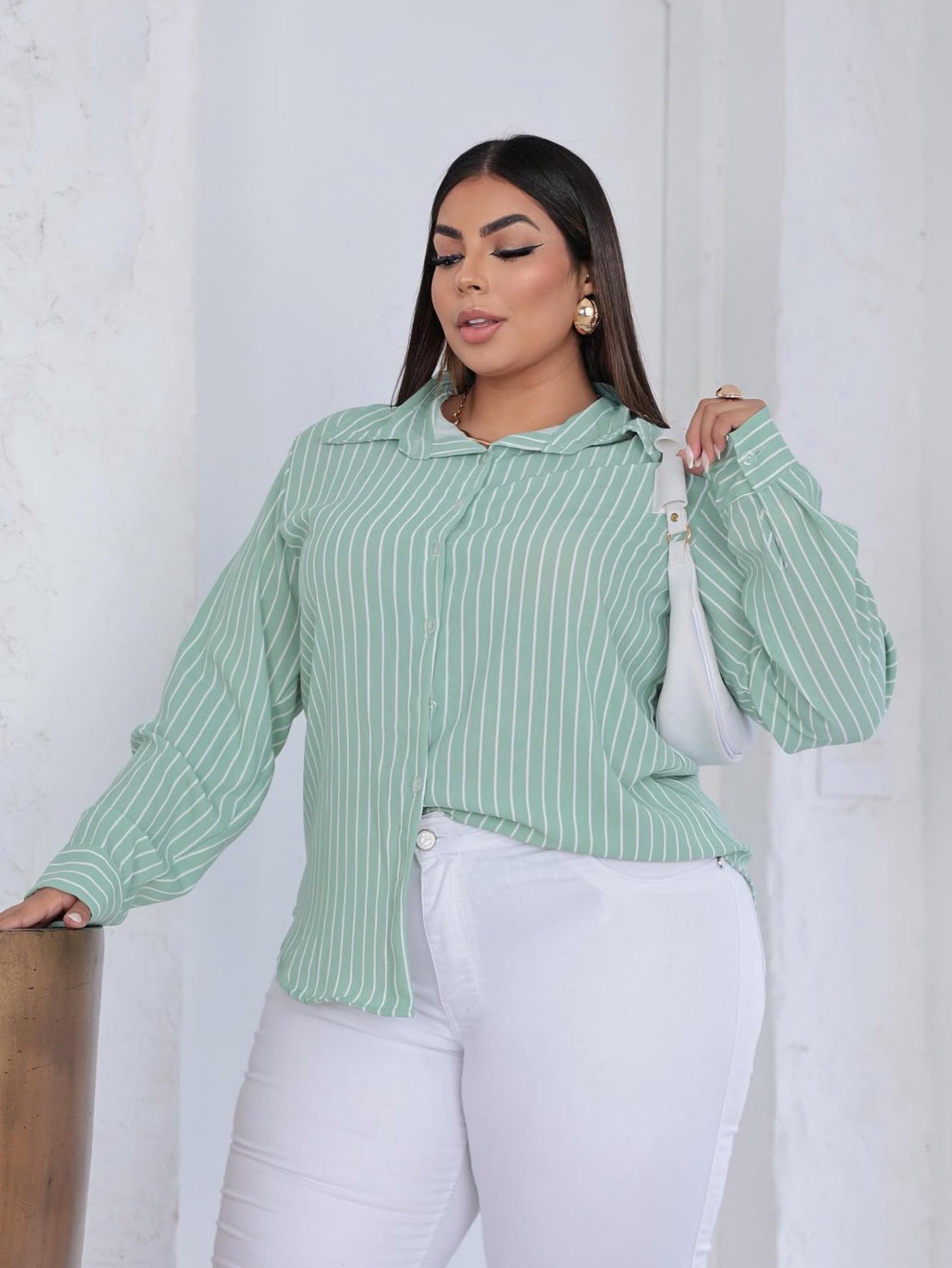 Camisa manga longa listrada Plus Size