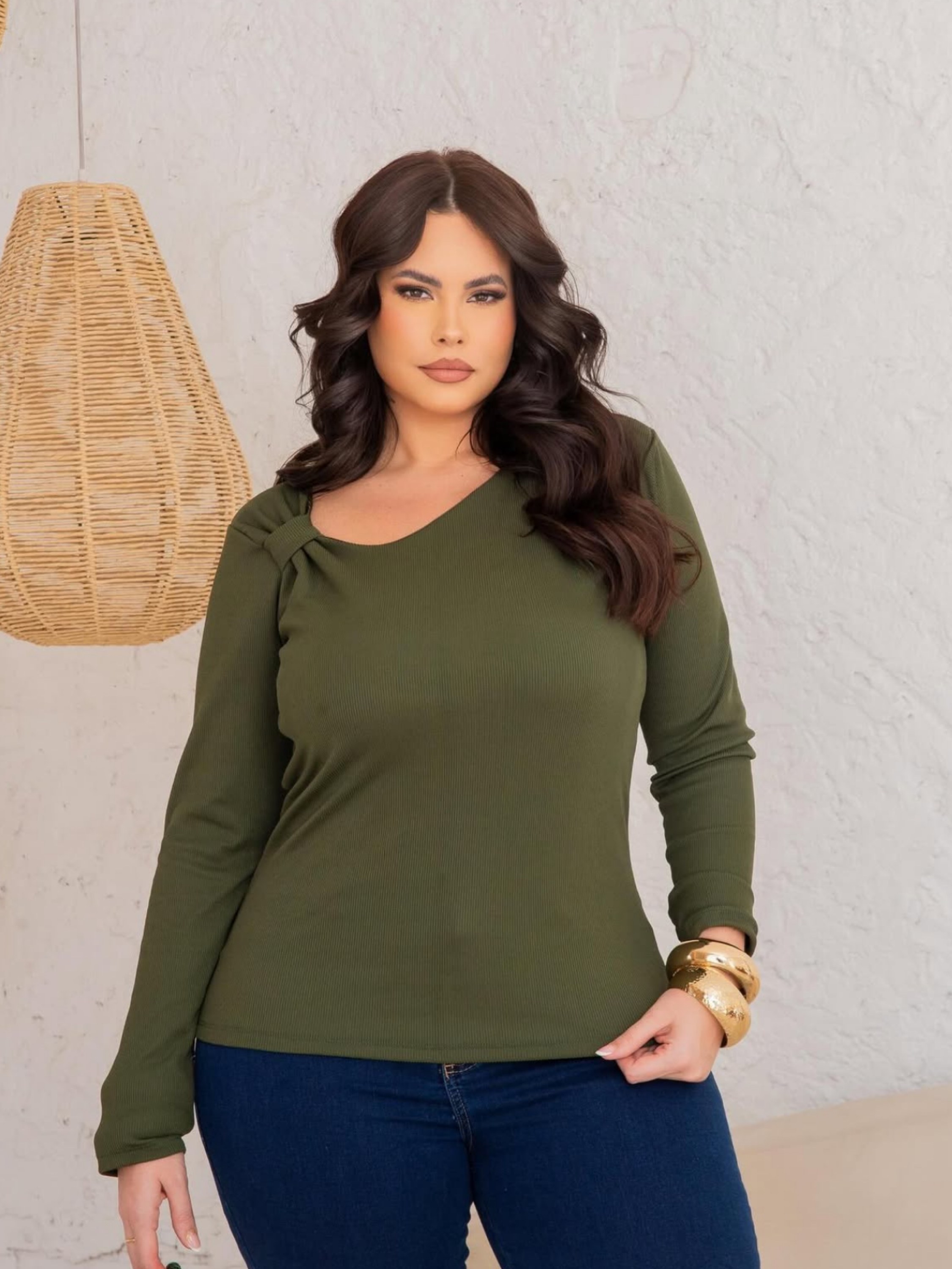 Blusa manga longa laço Plus Size