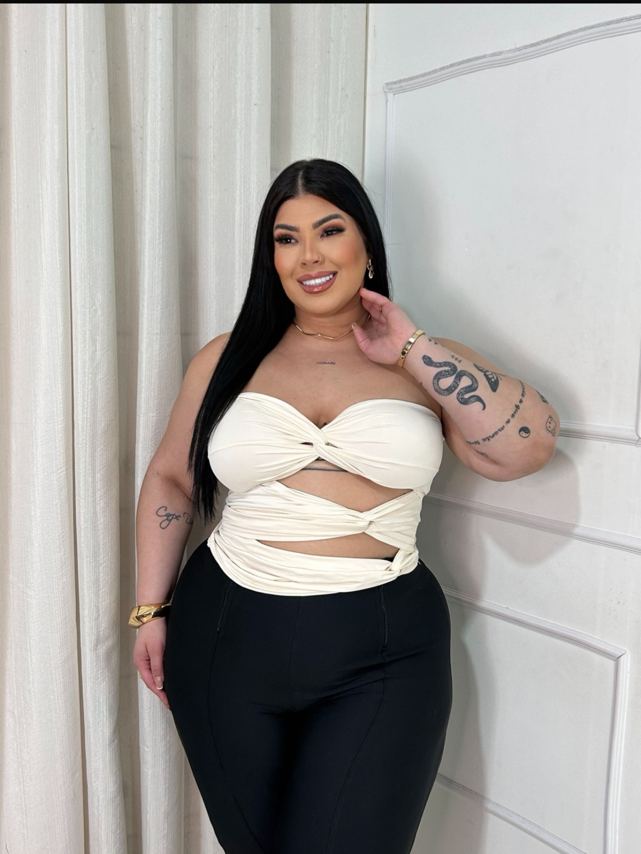 Blusa Flora tomara que caia Plus Size