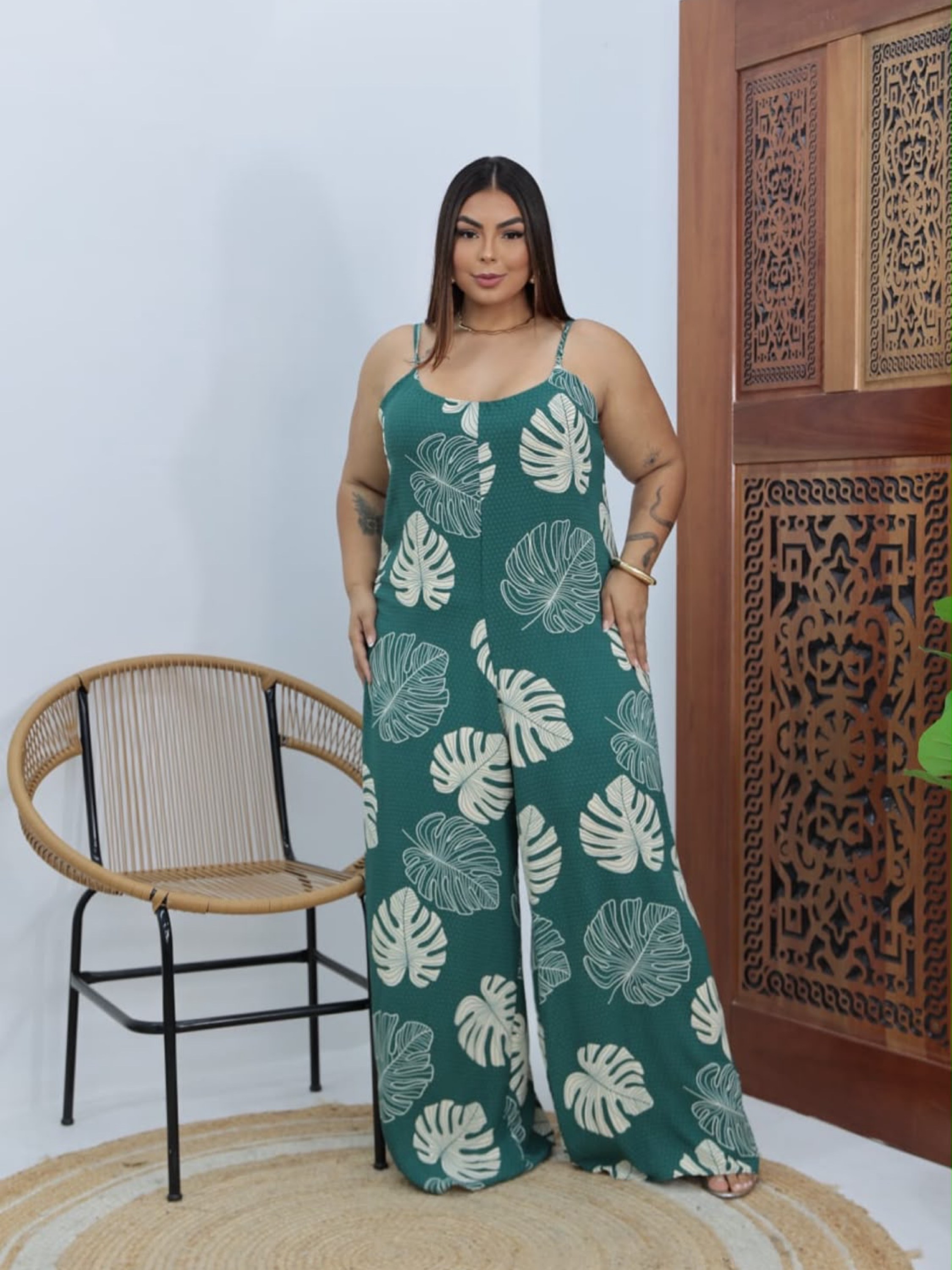 Macacão alça fina Plus Size
