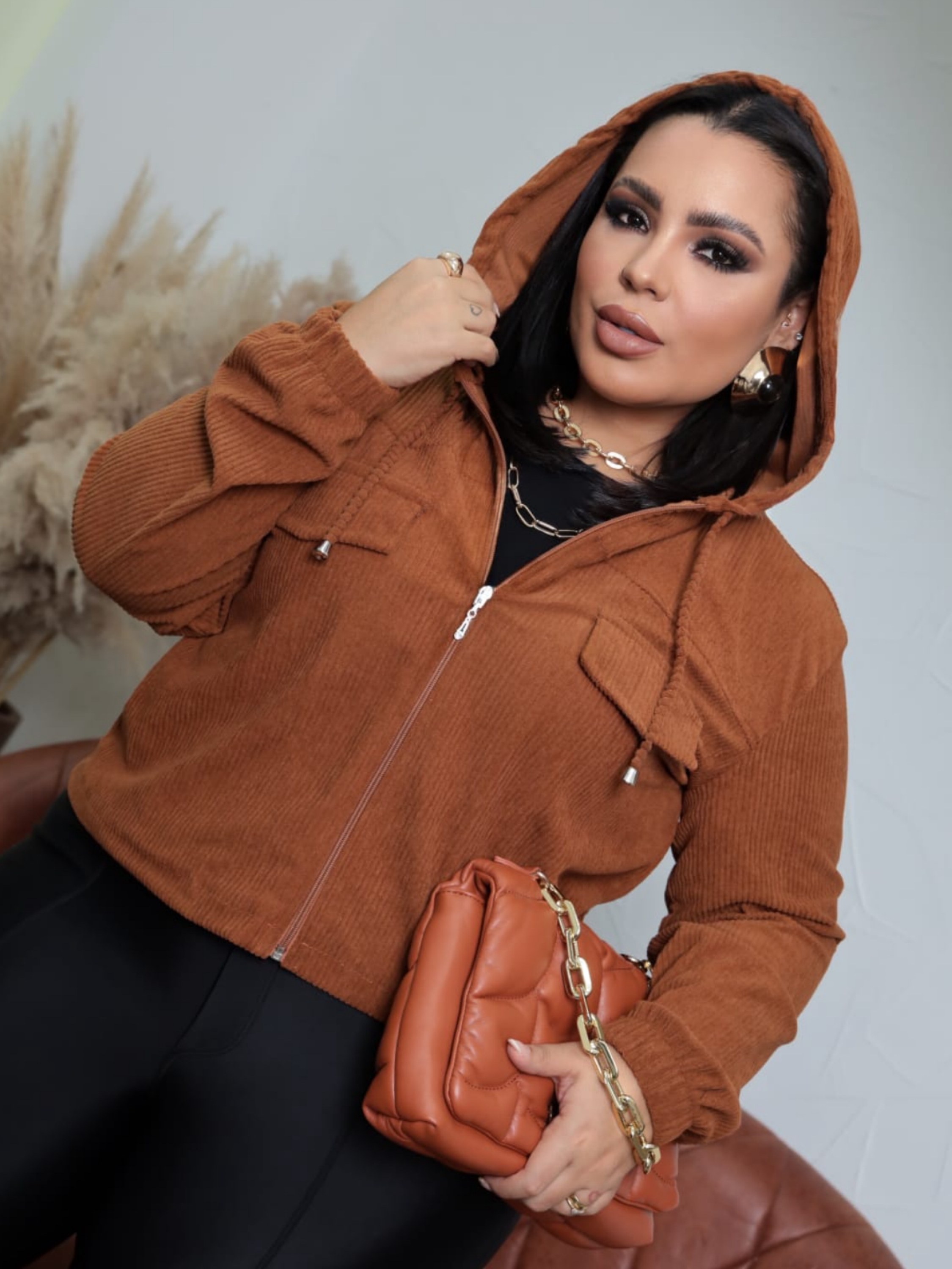 Casaco cotelê capuz Plus Size