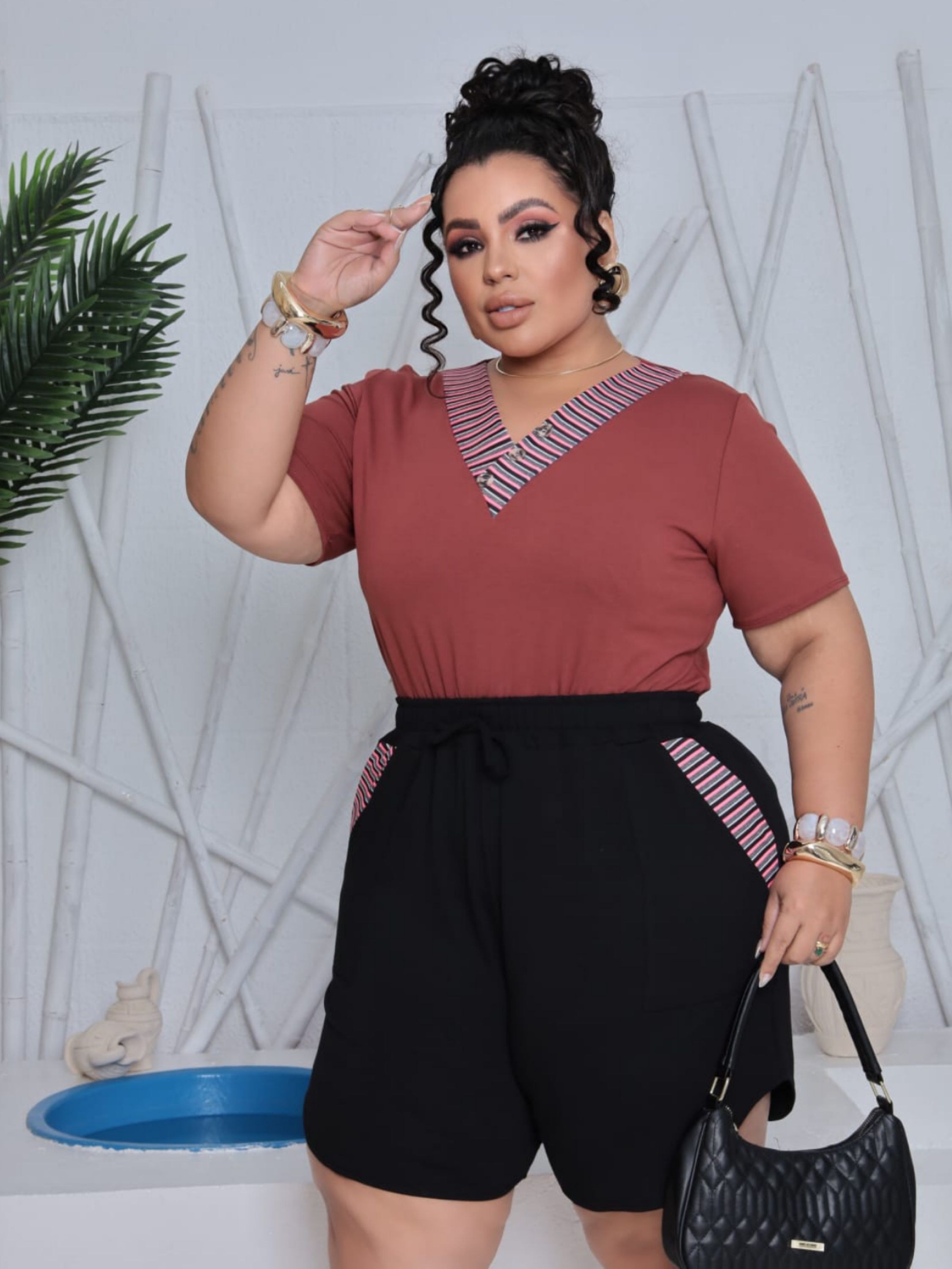 Conjunto shorts manguinha Plus Size