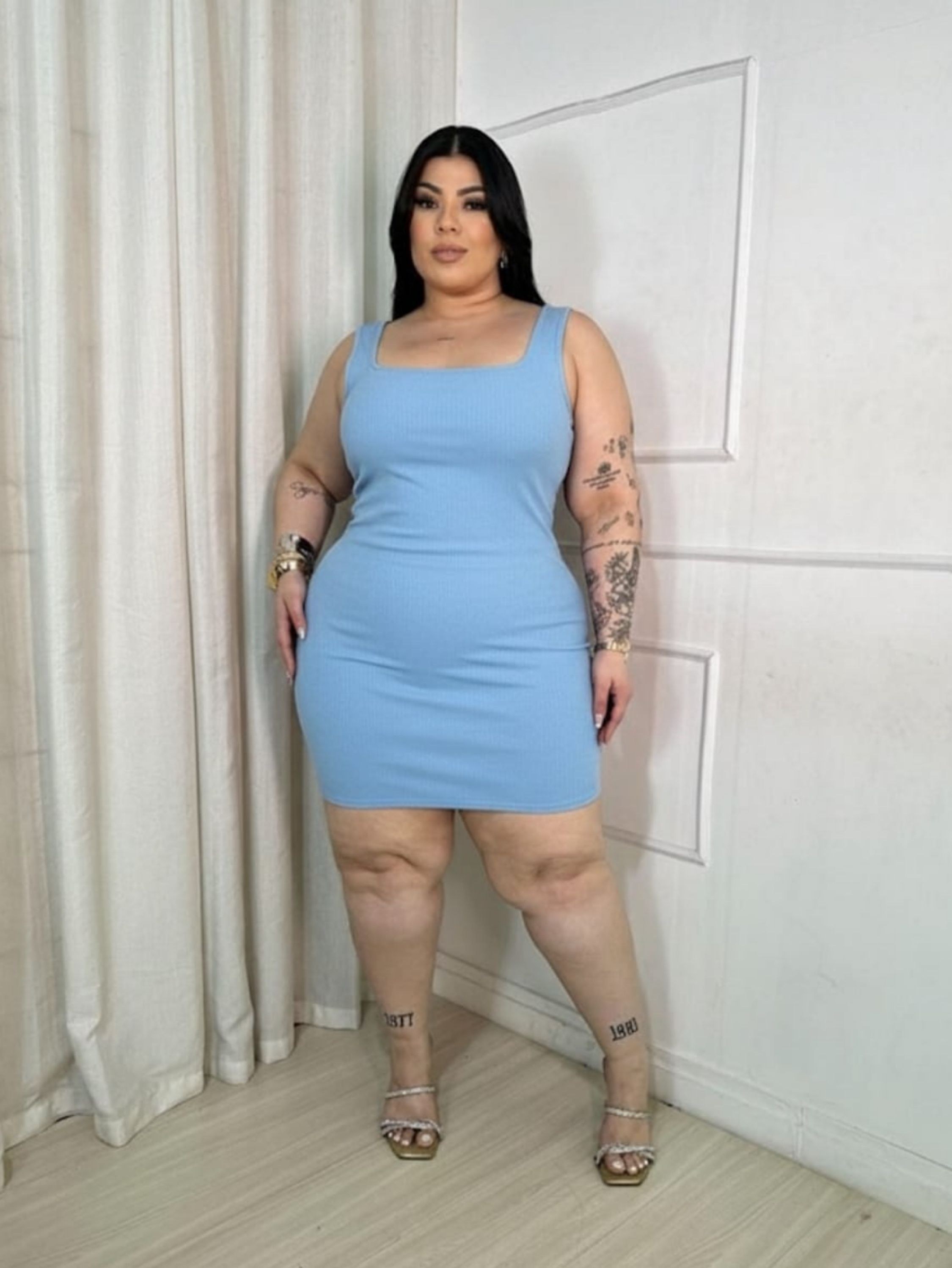 Vestido decote quadrado Plus Size