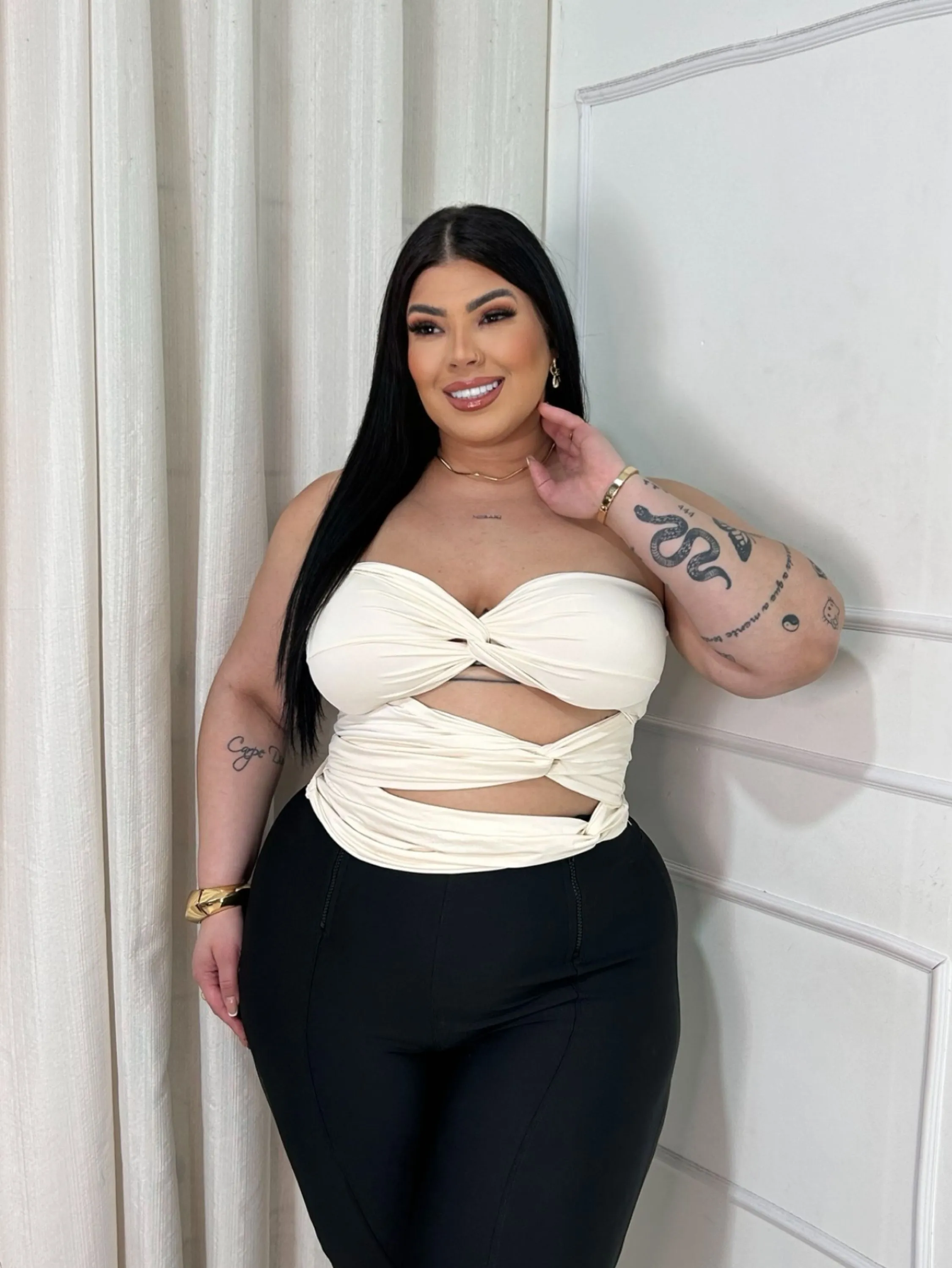 Blusa Flora tomara que caia Plus Size