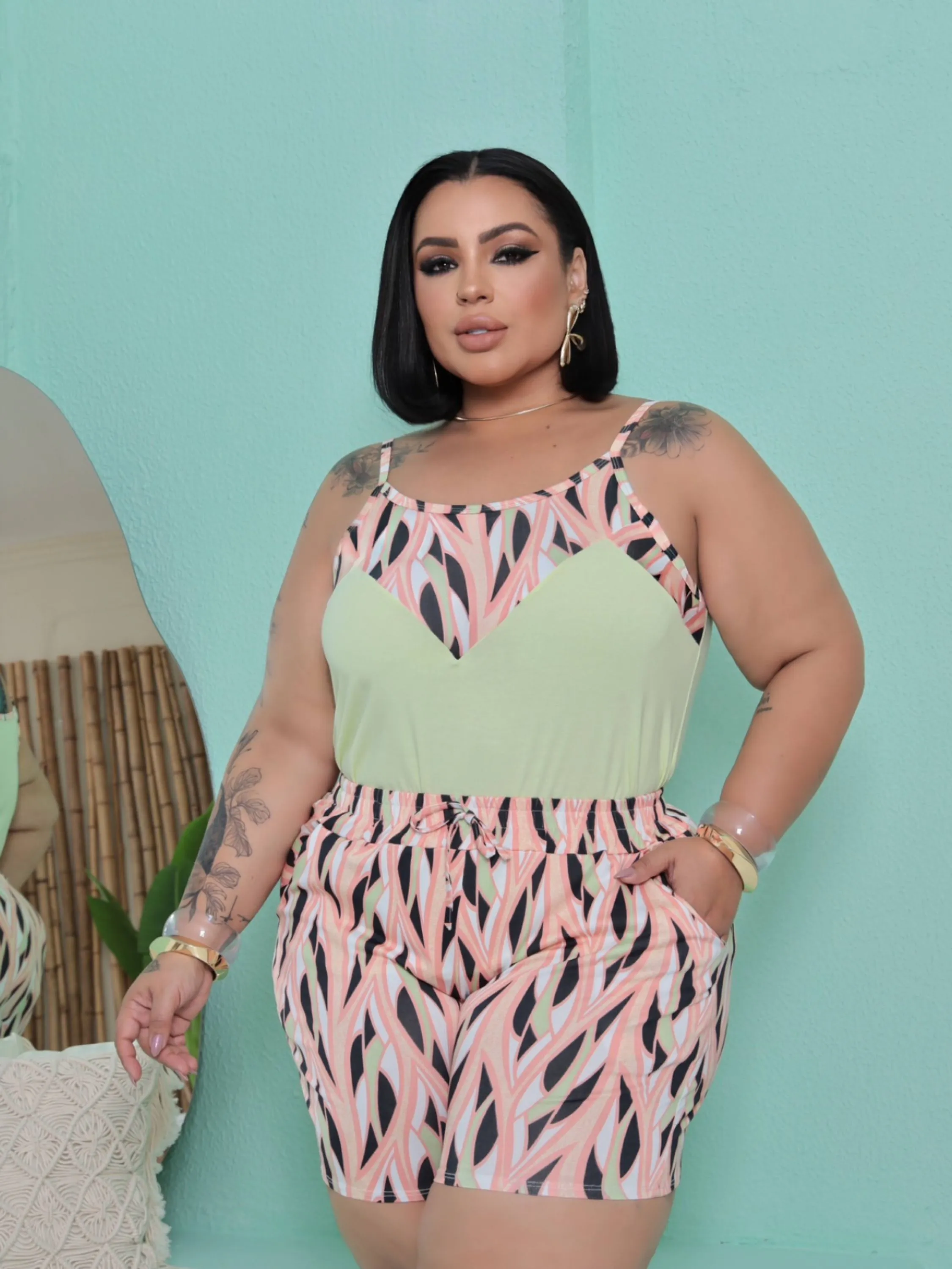 Conjunto shorts alcinha Plus Size