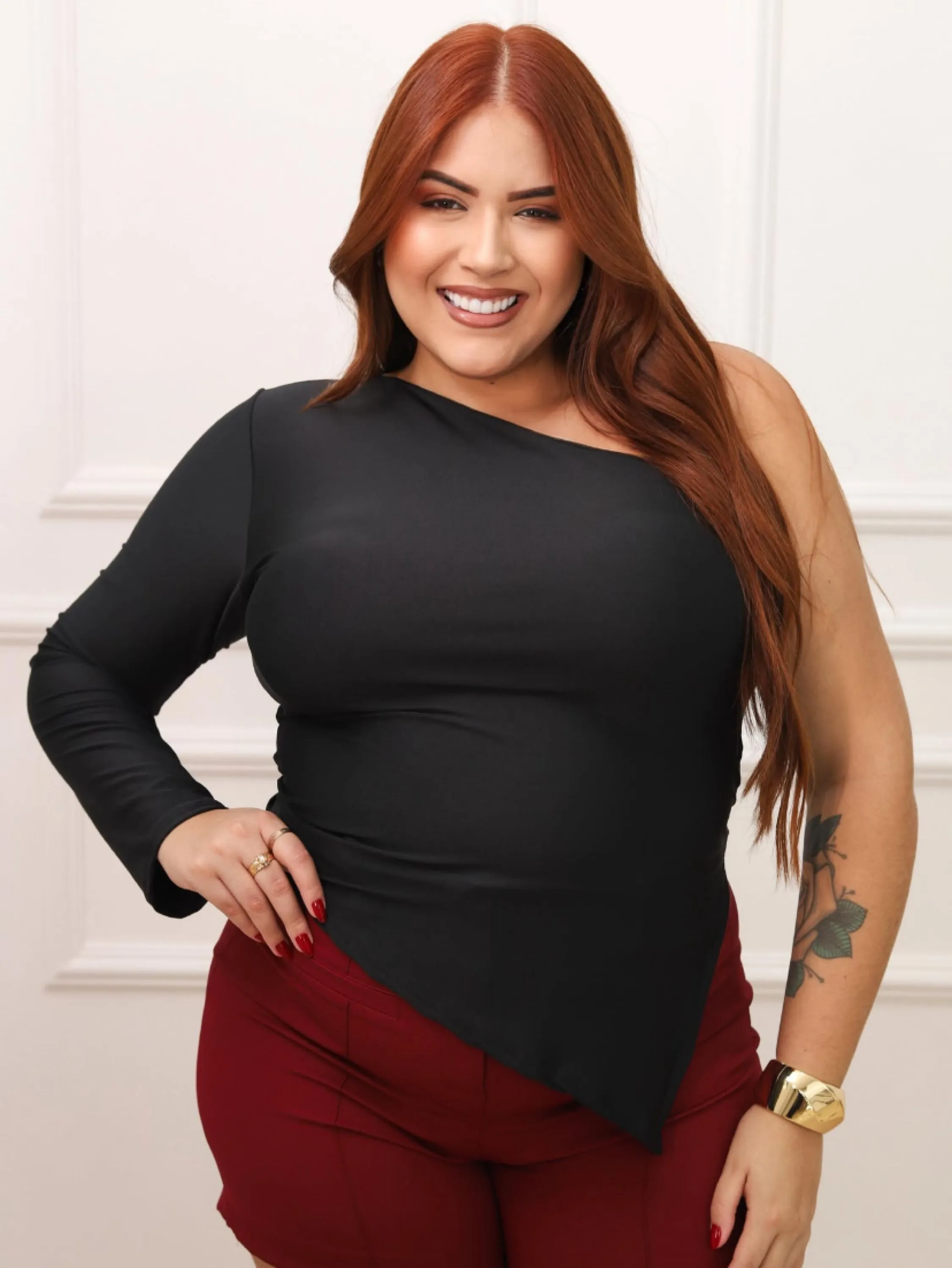 Cropped assimétrico Brenda Plus Size