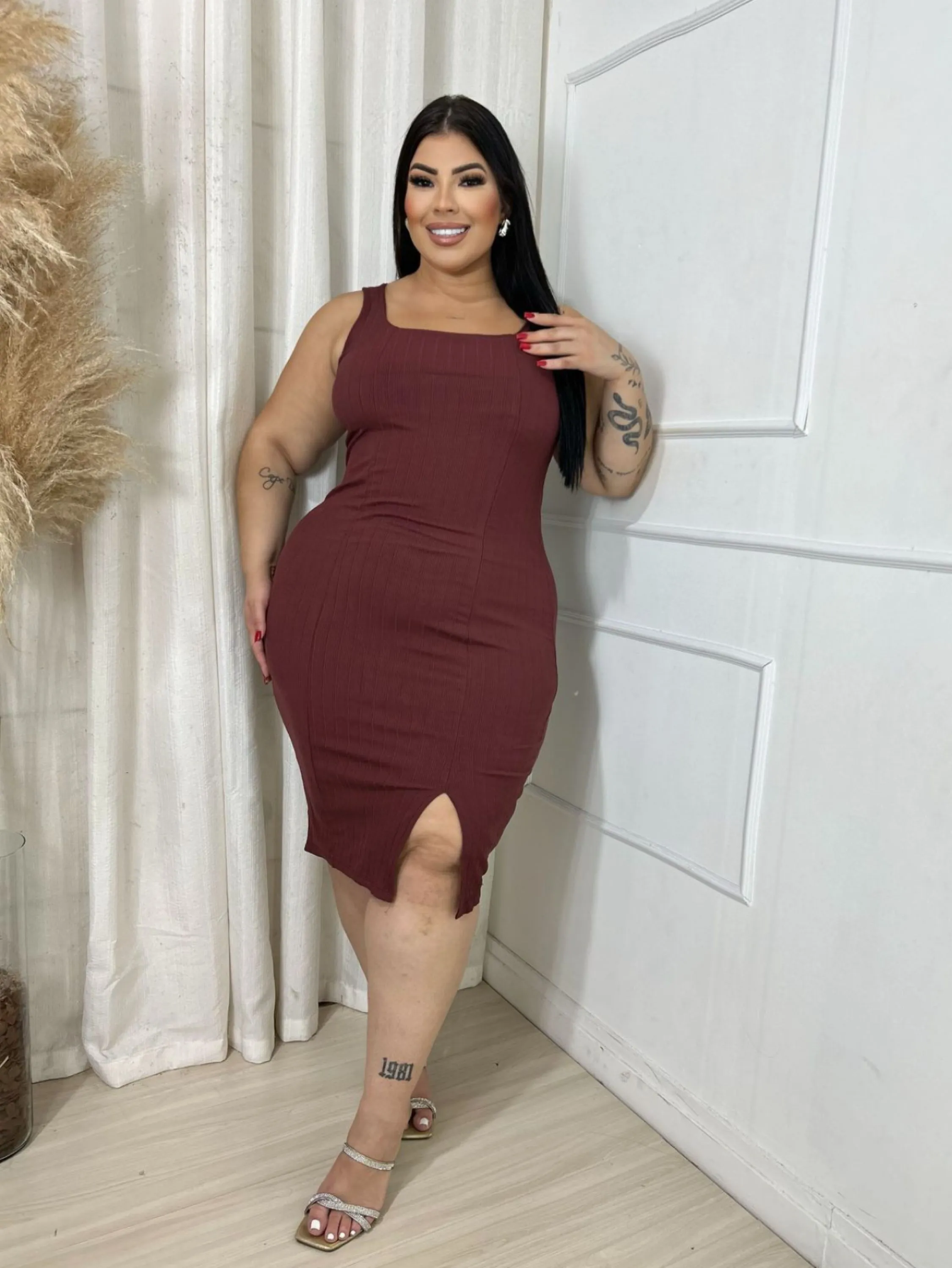Vestido fendinha Alice Plus Size