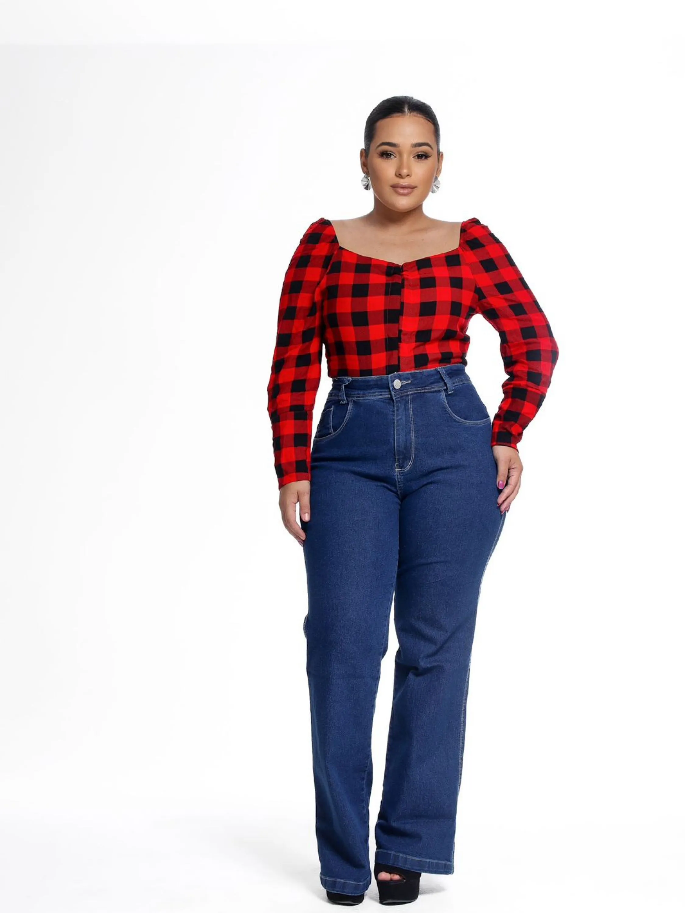 Wide leg jeans plus size cor escura com lykra cintura alta