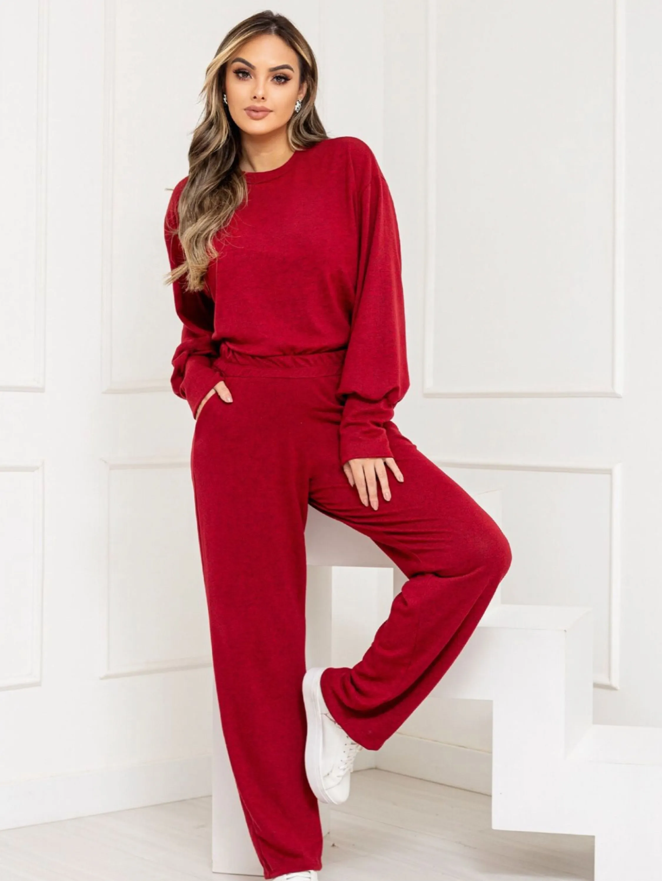 Conjunto de lãnzinha de duas peças blusa e calça vermelho