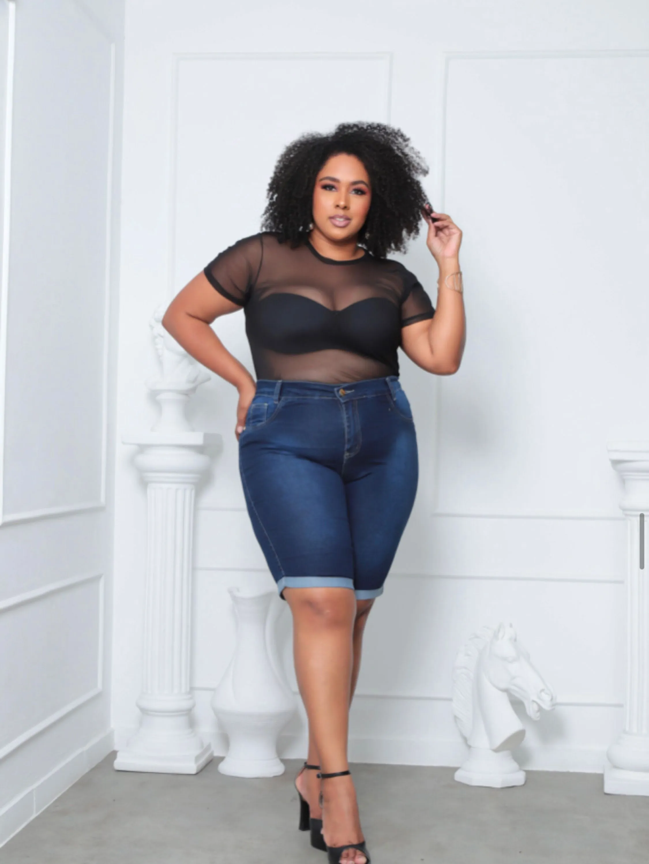 Bermuda plus size feminina com elastano